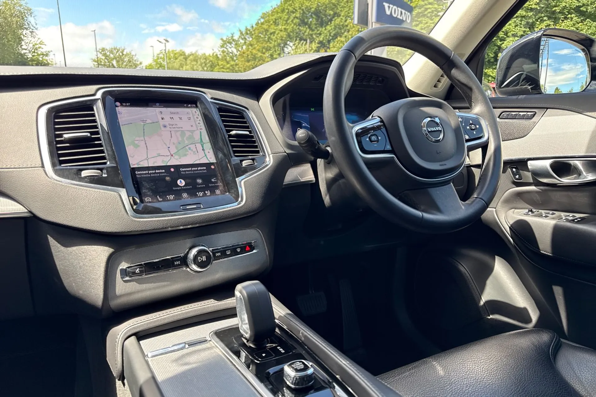Volvo XC90 thumbnail image number 37