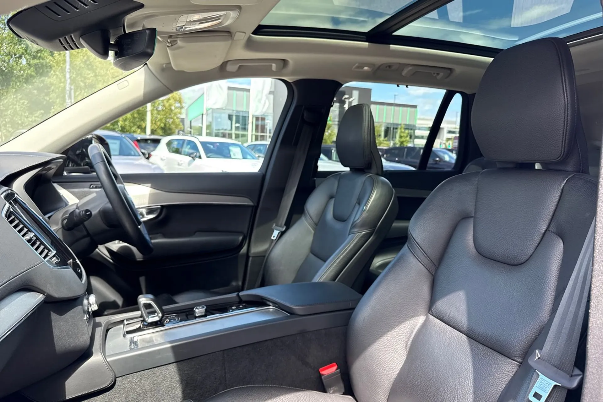 Volvo XC90 thumbnail image number 30