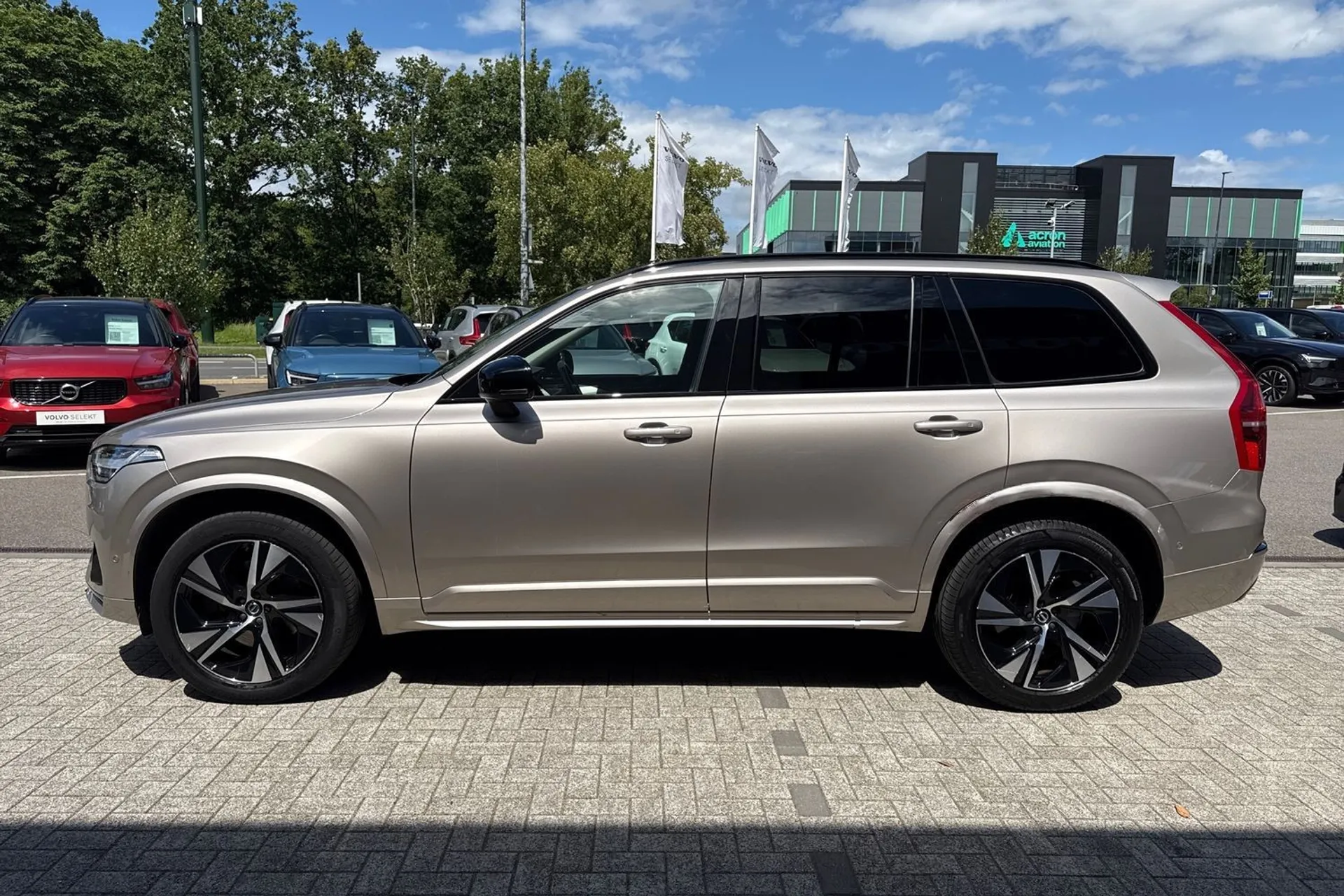 Volvo XC90 thumbnail image number 12
