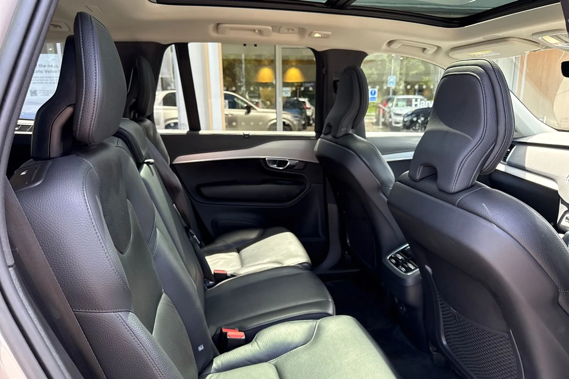 Volvo XC90 thumbnail image number 24