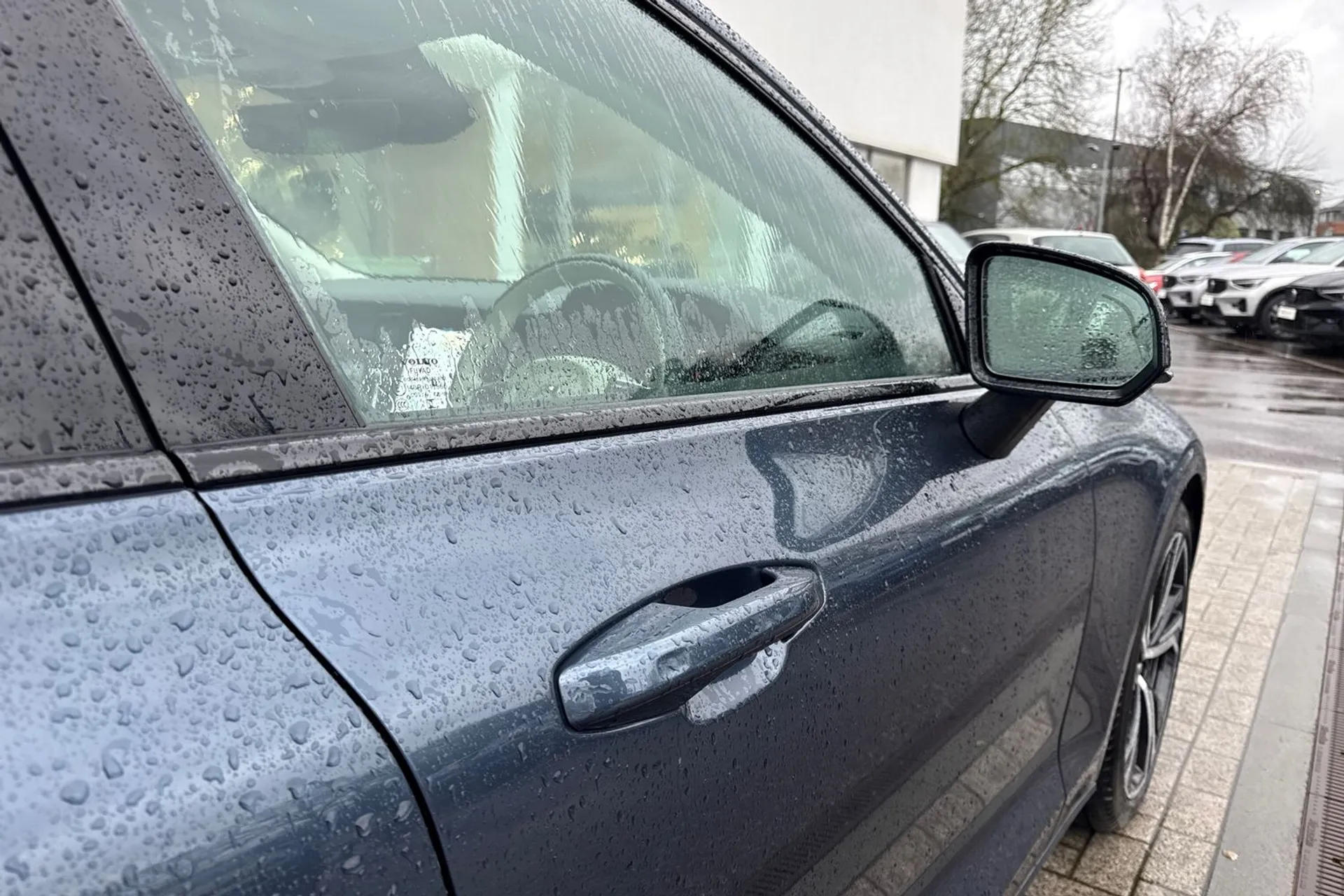 Volvo V60 thumbnail image number 17