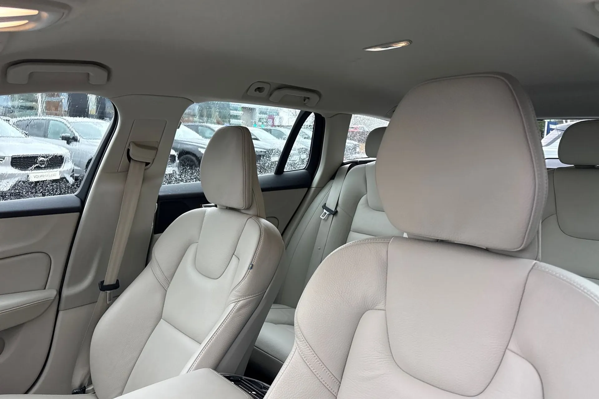 Volvo V60 thumbnail image number 27