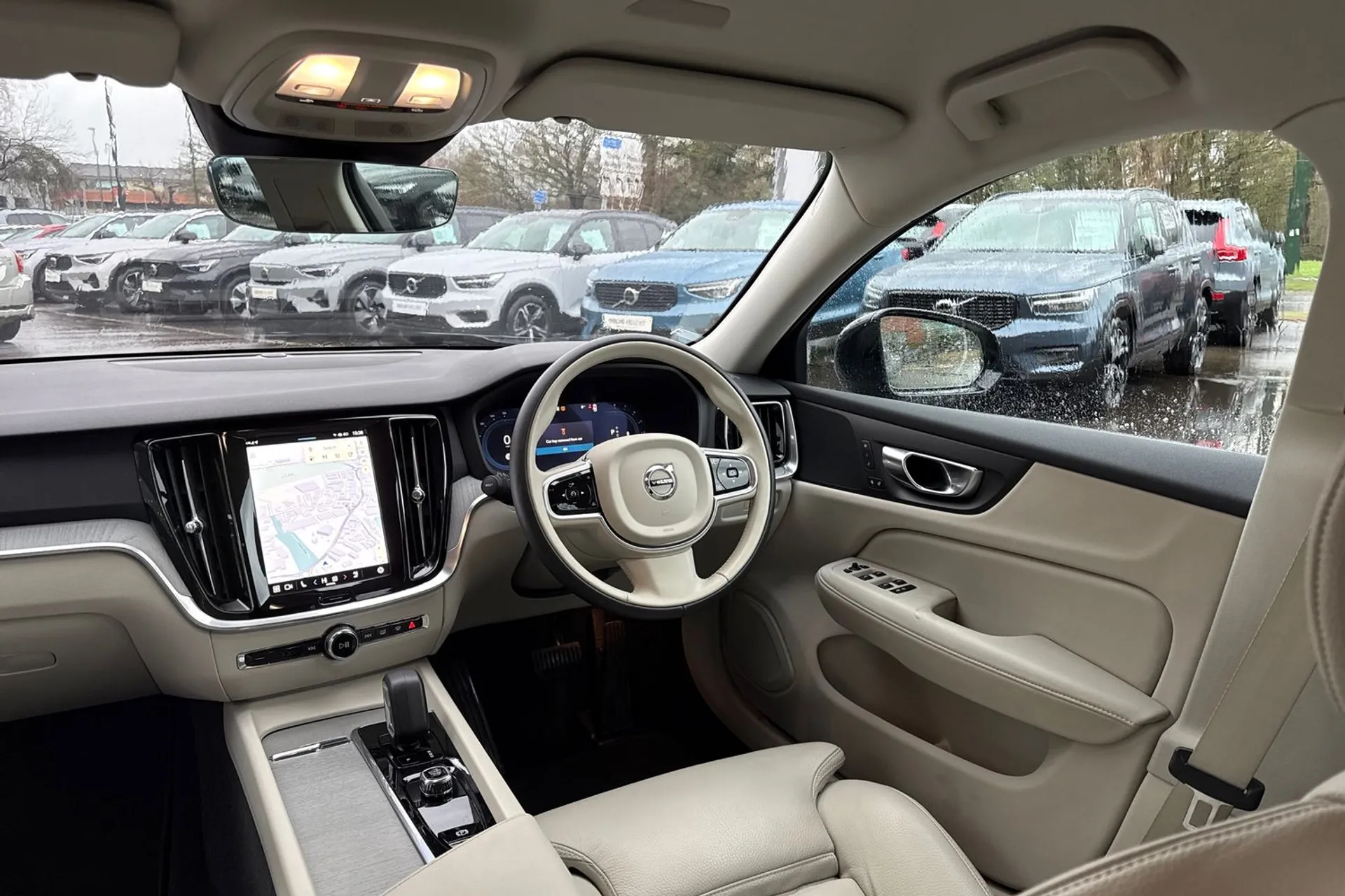 Volvo V60 thumbnail image number 31