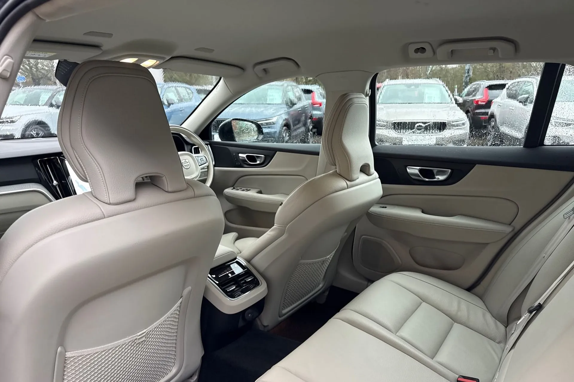 Volvo V60 thumbnail image number 29