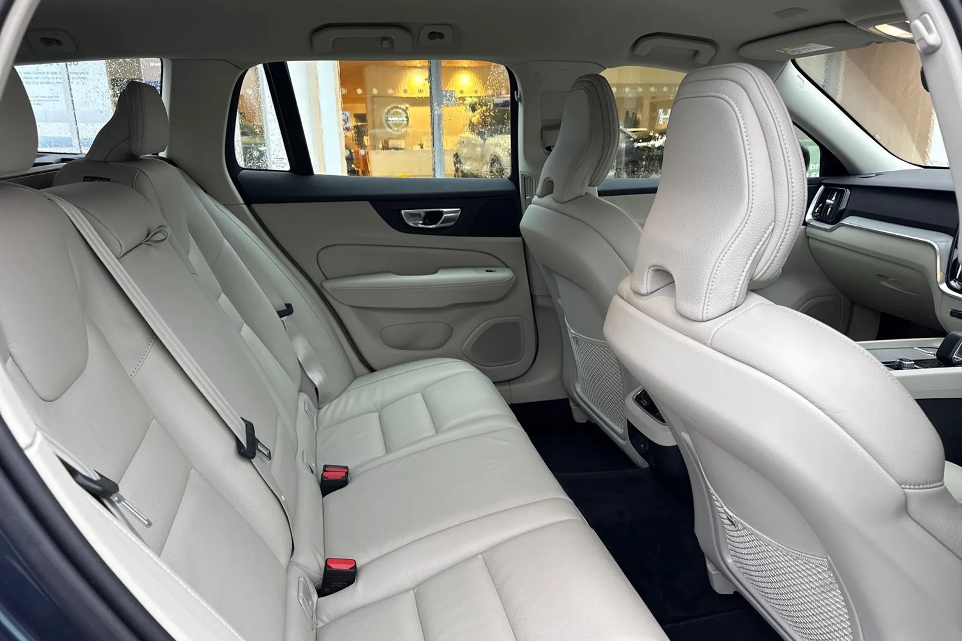 Volvo V60 thumbnail image number 21