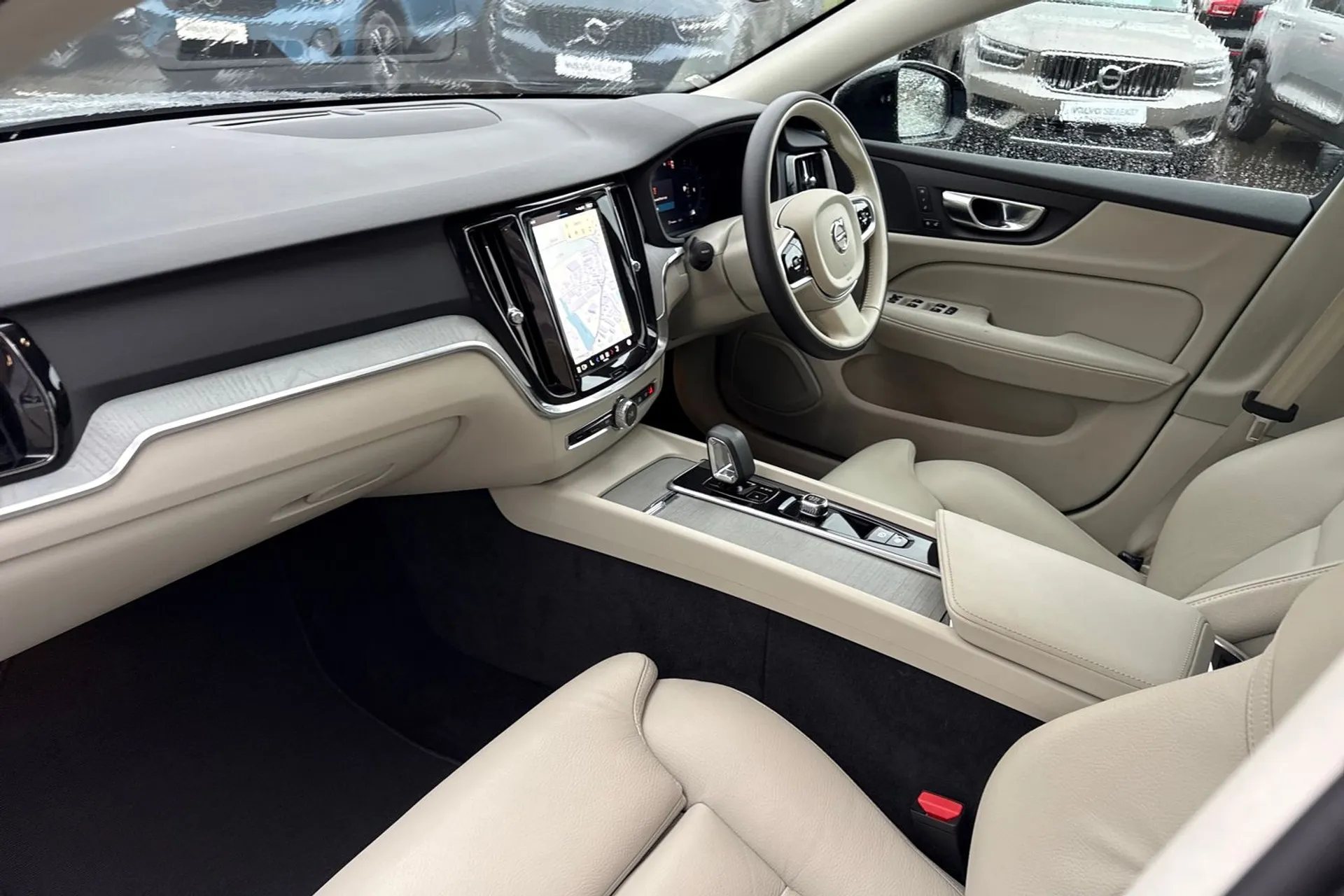 Volvo V60 thumbnail image number 25