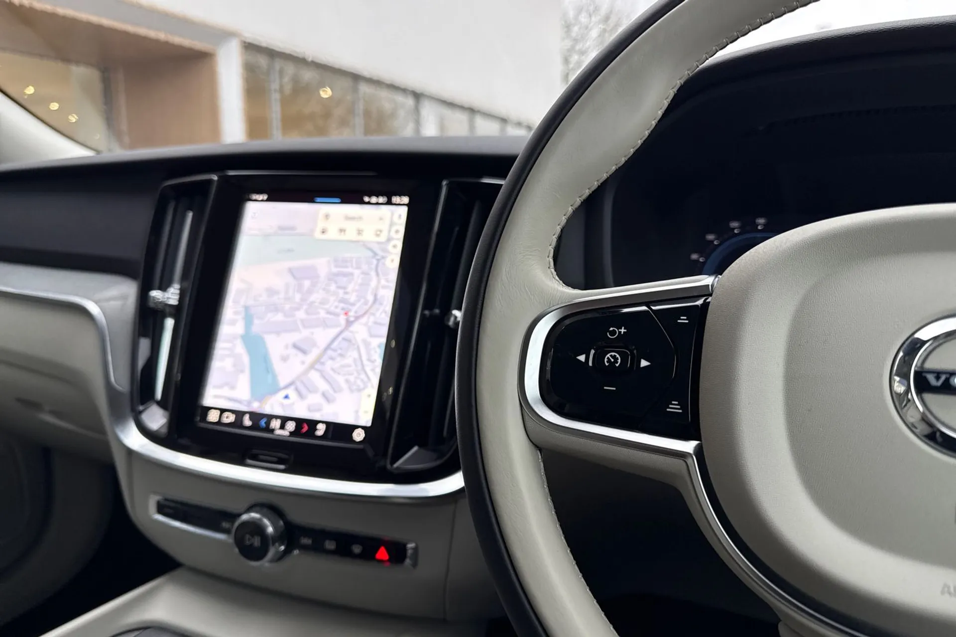 Volvo V60 thumbnail image number 34