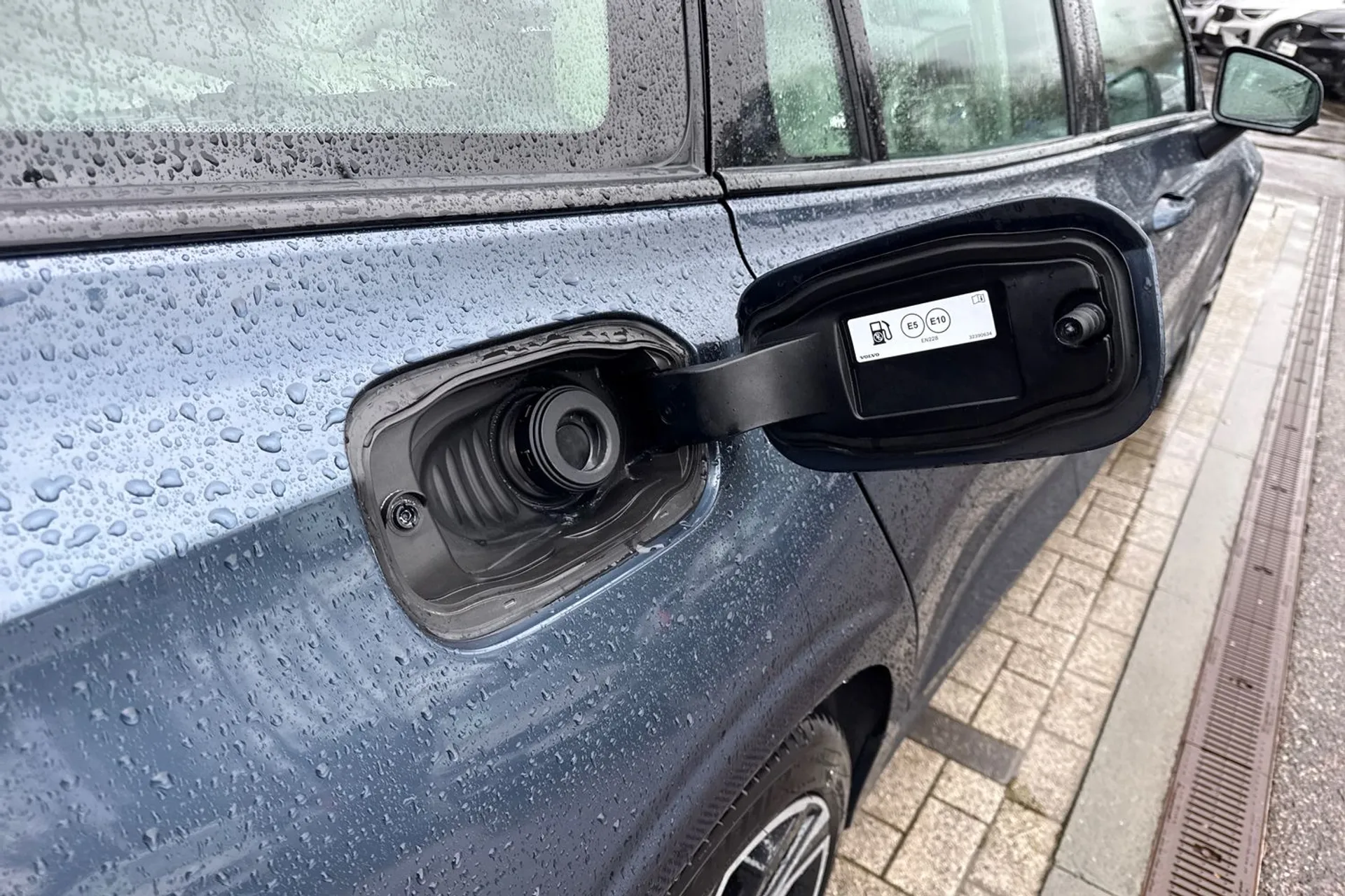 Volvo V60 thumbnail image number 18