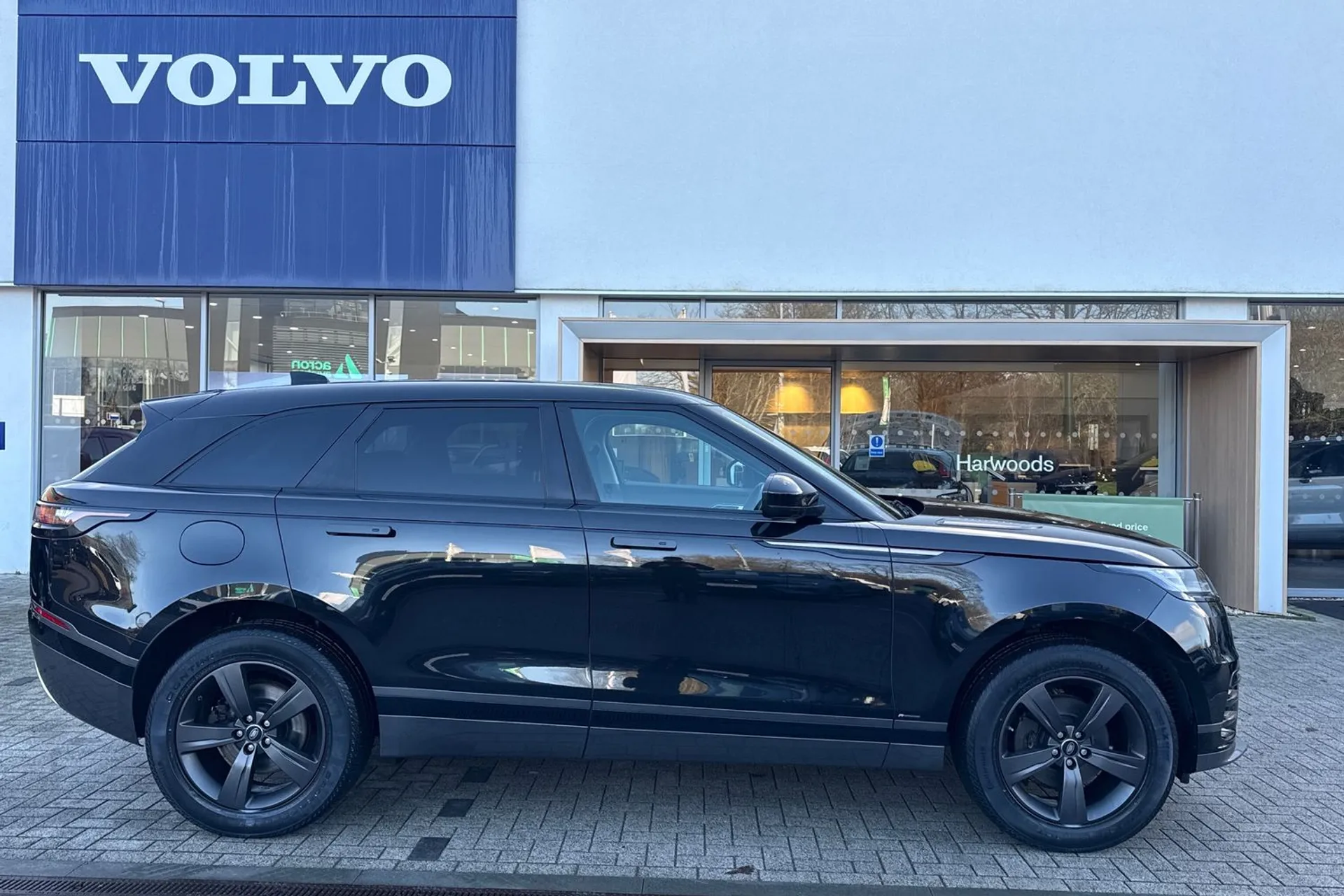 LAND ROVER RANGE ROVER VELAR thumbnail image number 2