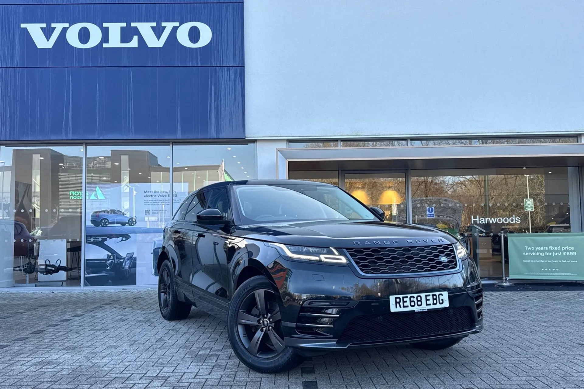 LAND ROVER RANGE ROVER VELAR focused image