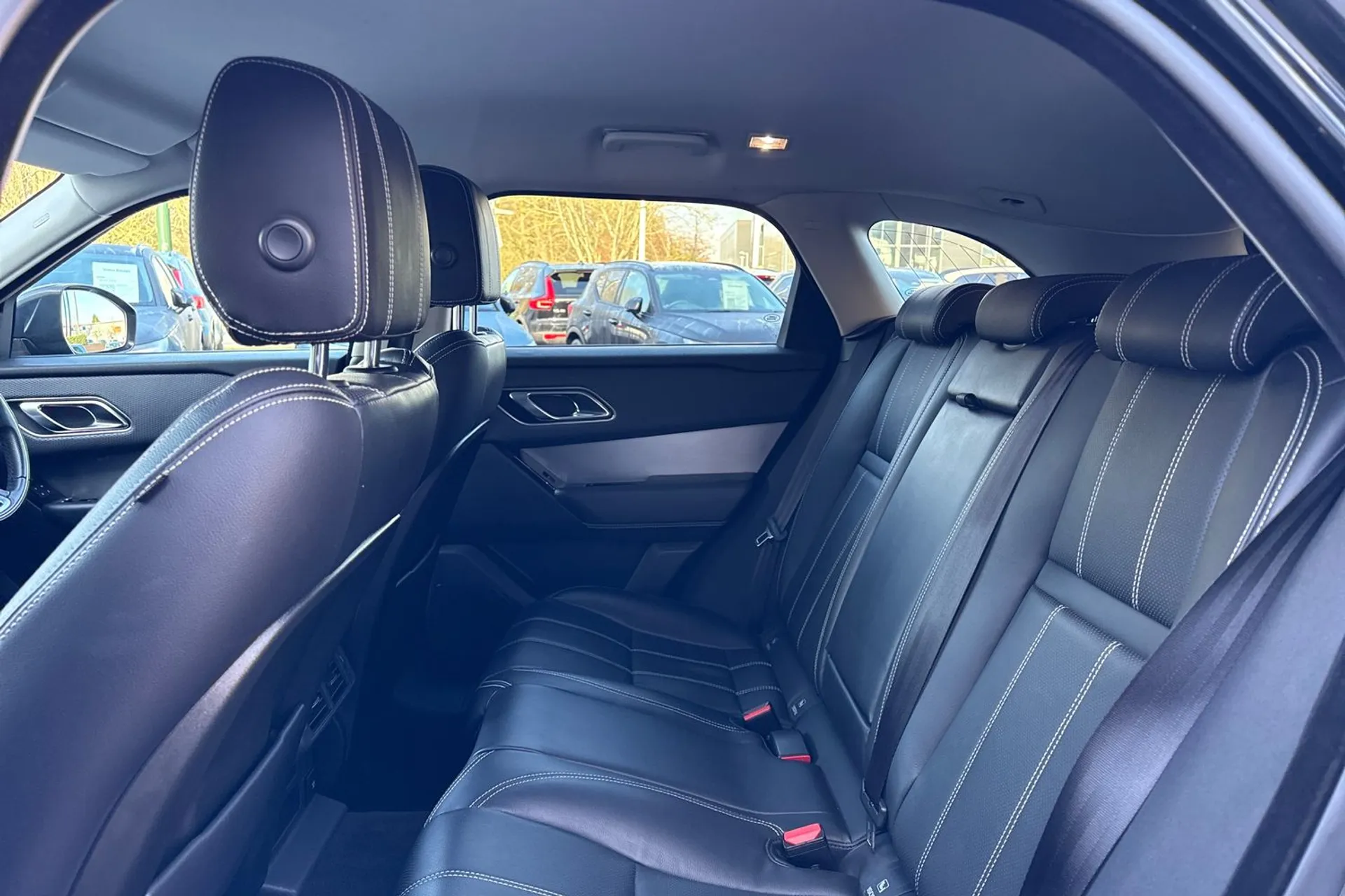 LAND ROVER RANGE ROVER VELAR thumbnail image number 30