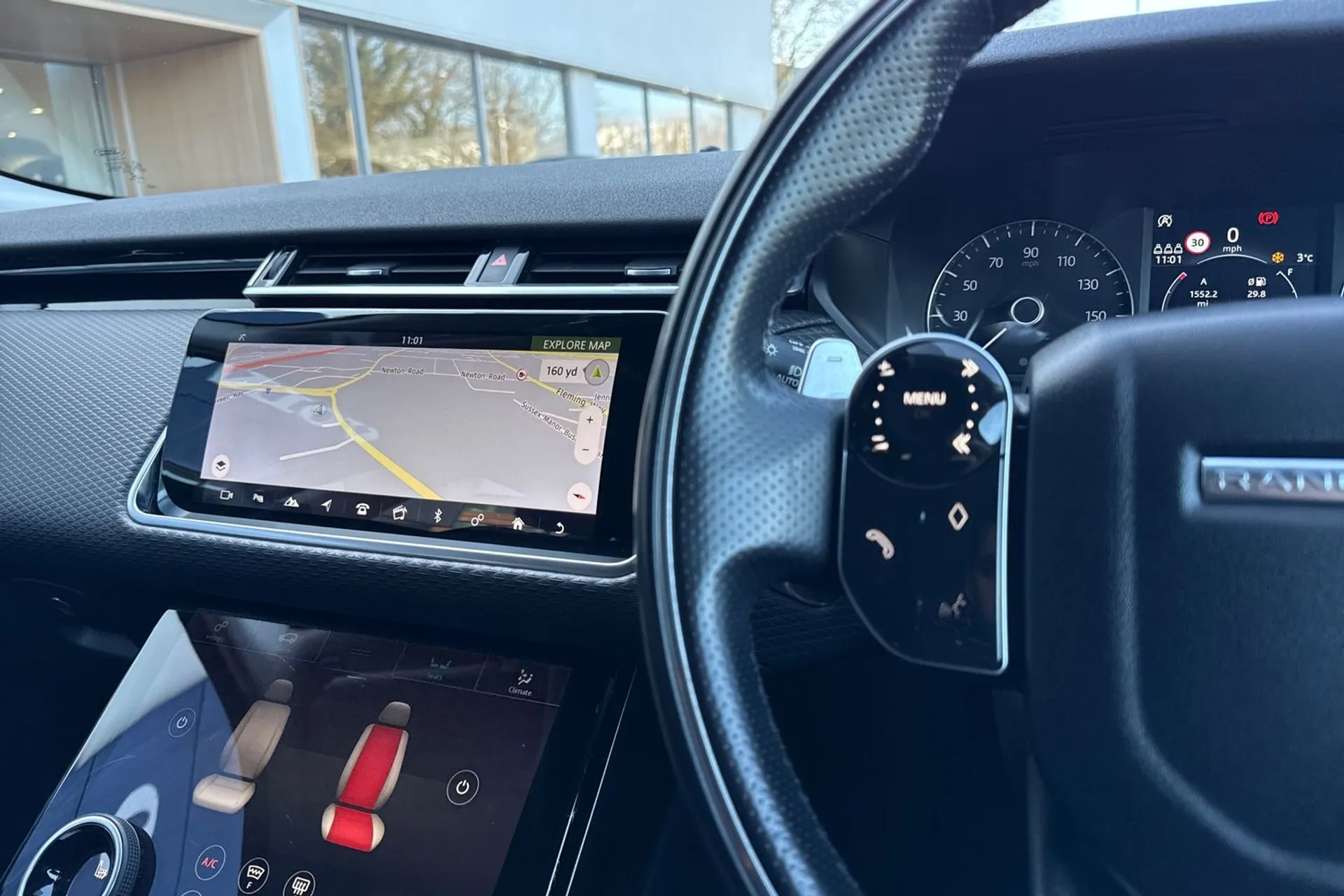 LAND ROVER RANGE ROVER VELAR thumbnail image number 36