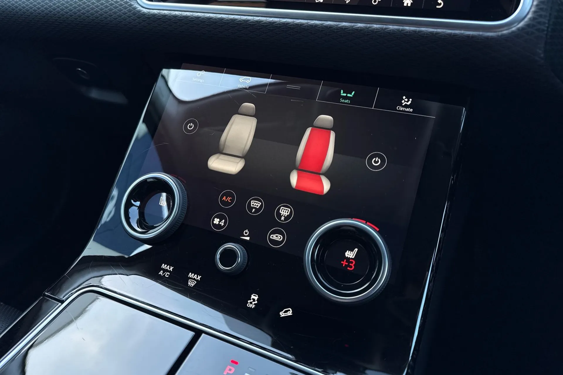 LAND ROVER RANGE ROVER VELAR thumbnail image number 39