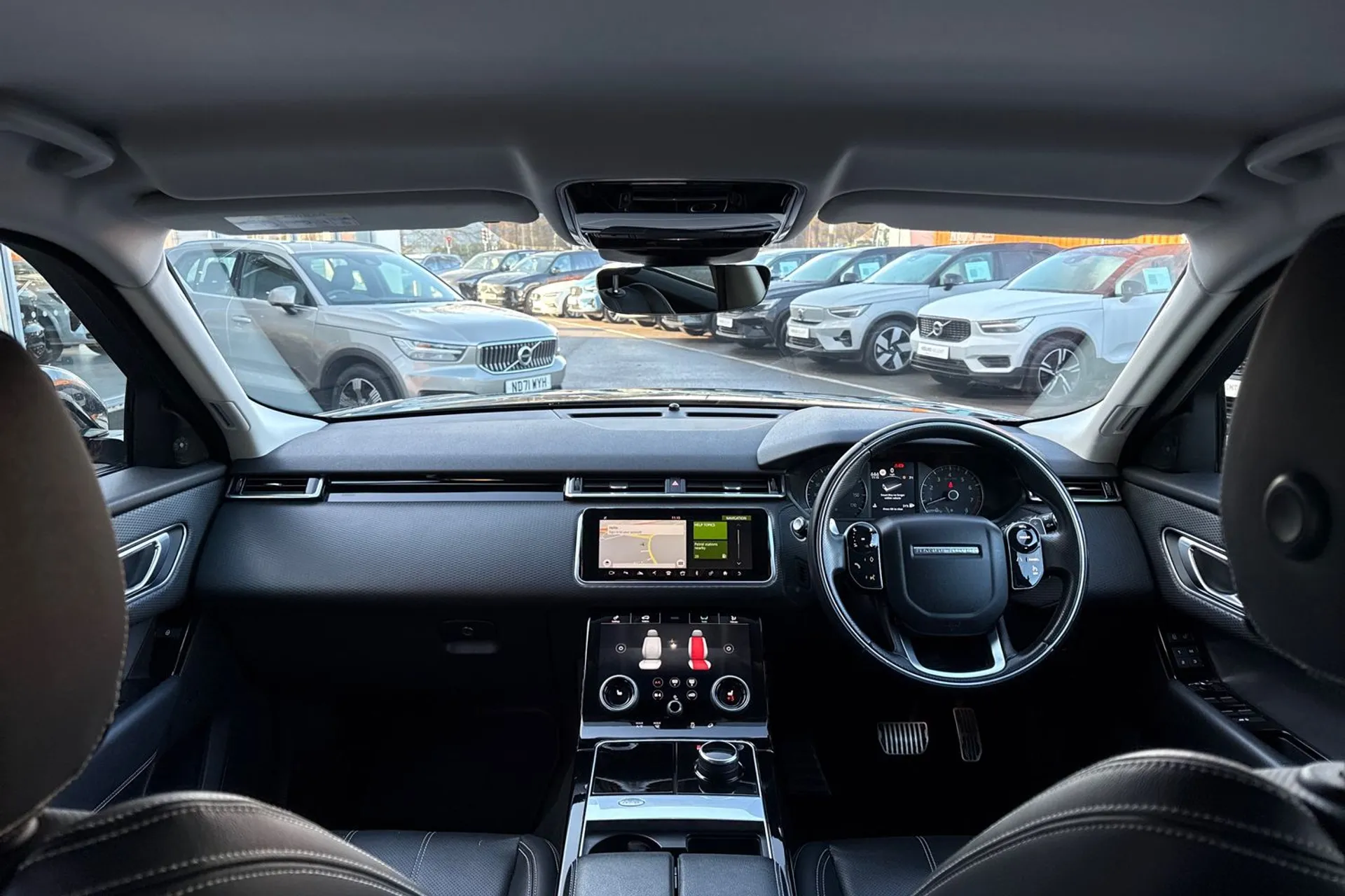 LAND ROVER RANGE ROVER VELAR thumbnail image number 3