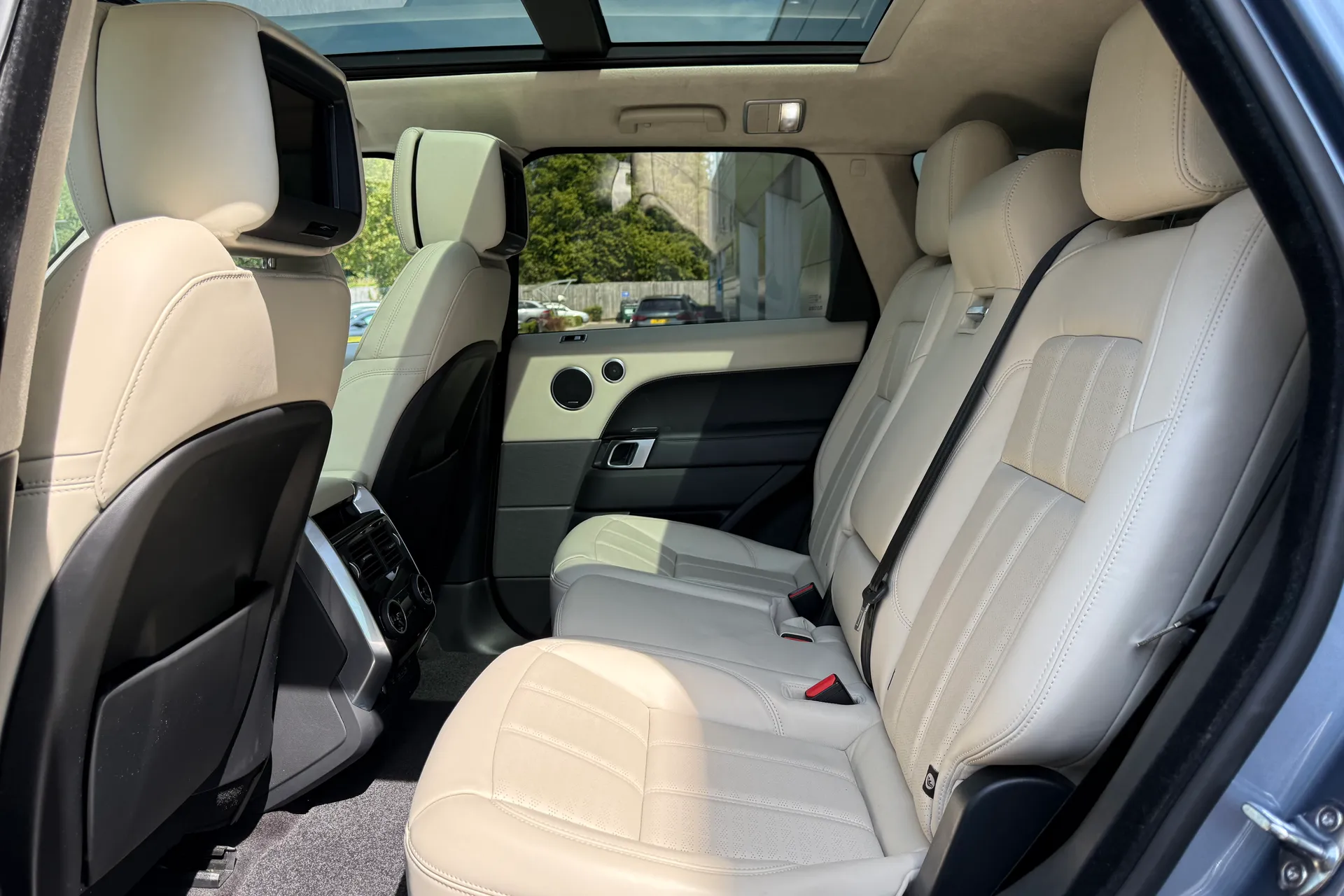 LAND ROVER RANGE ROVER SPORT thumbnail image number 57