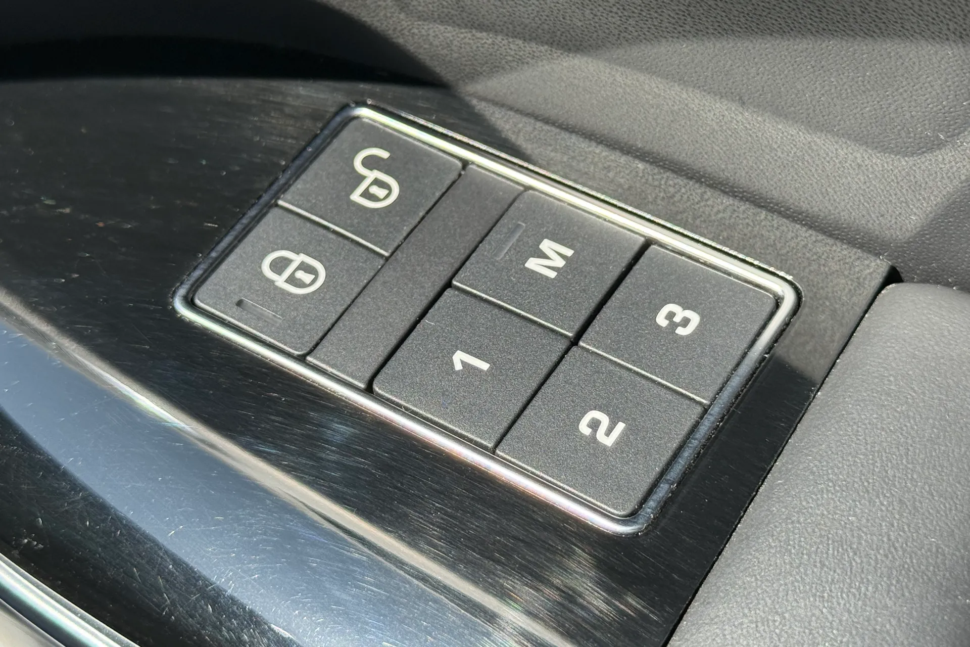 LAND ROVER RANGE ROVER SPORT thumbnail image number 60
