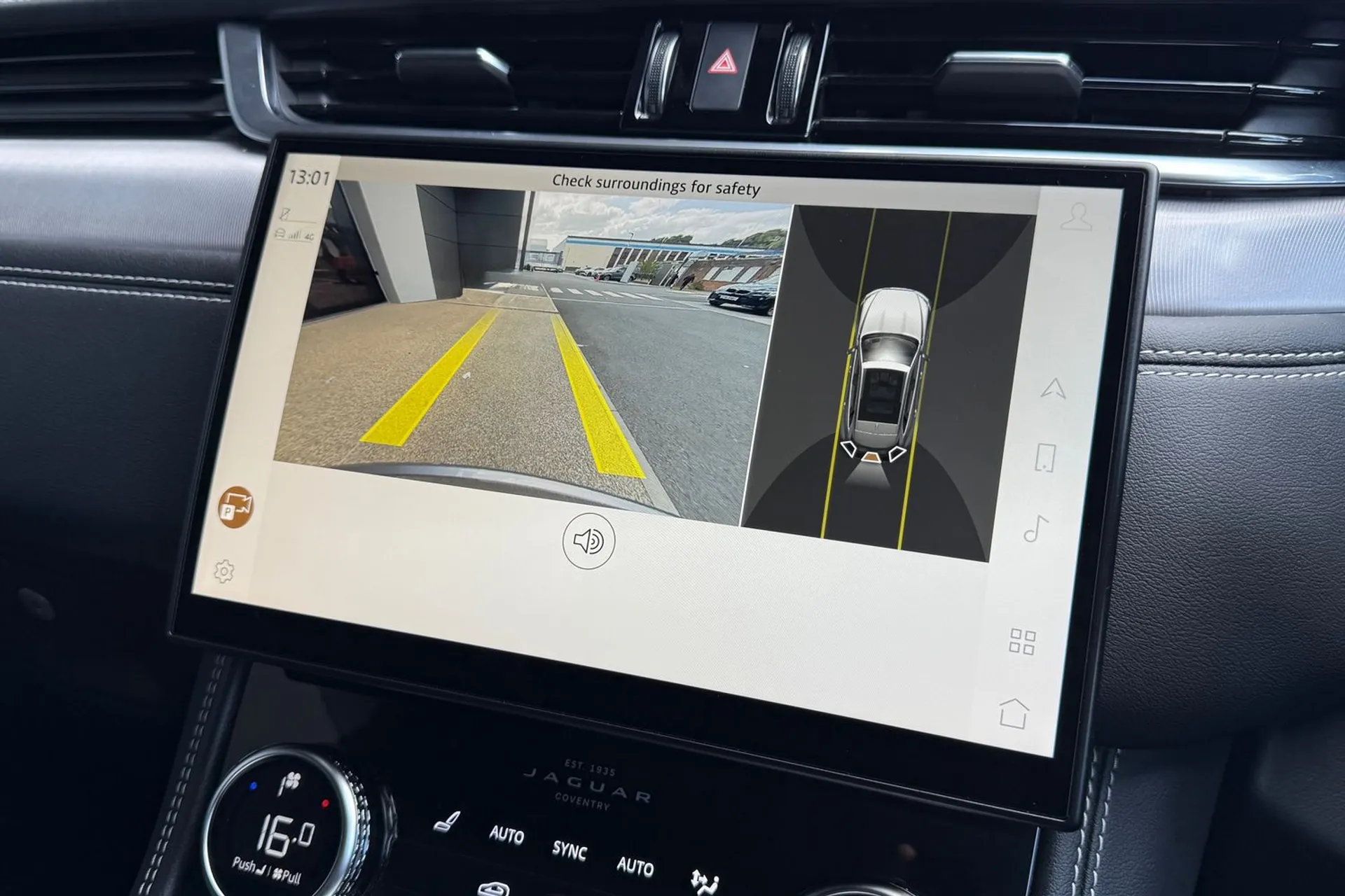 Jaguar F-PACE thumbnail image number 5