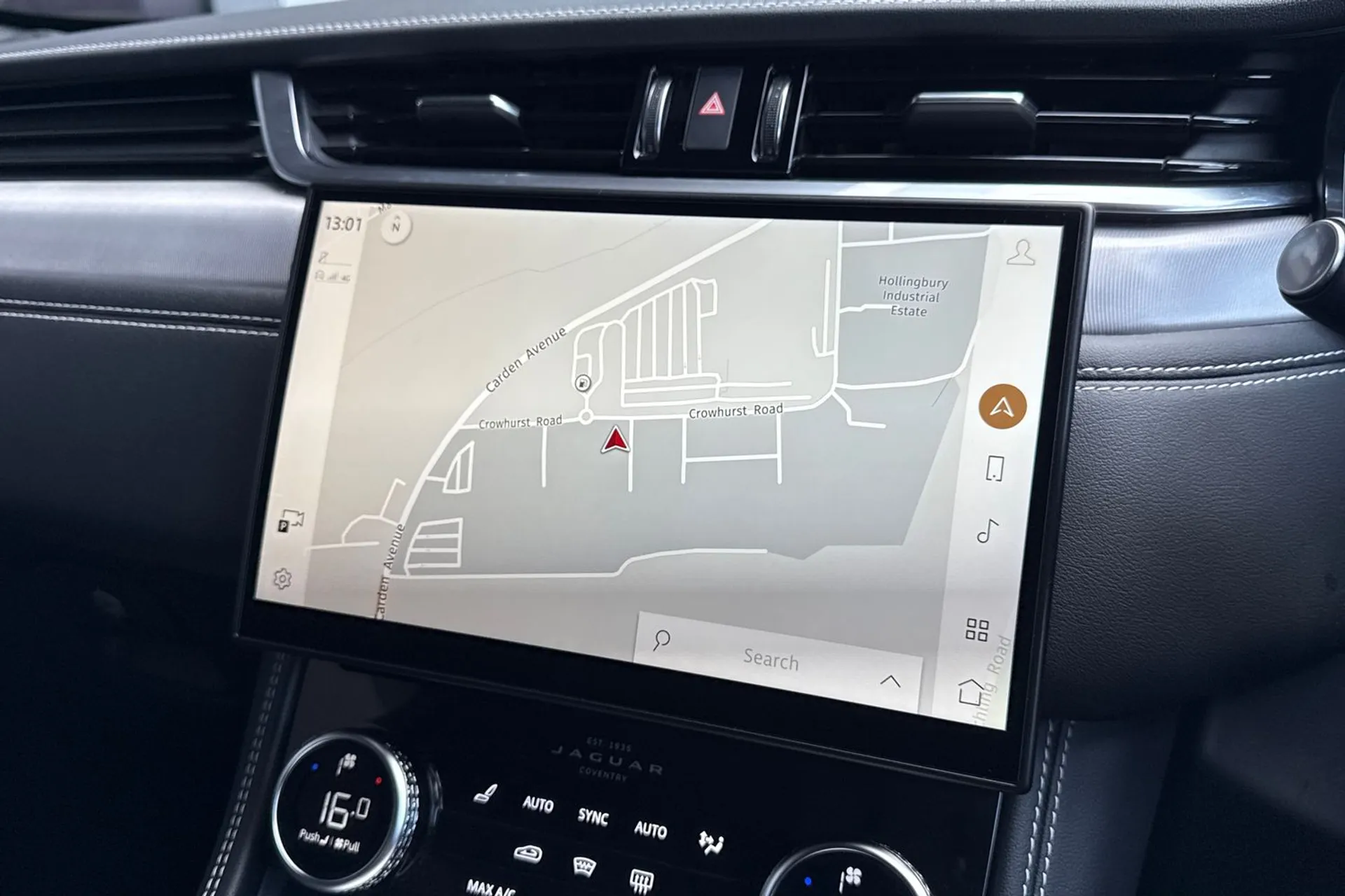 Jaguar F-PACE thumbnail image number 6
