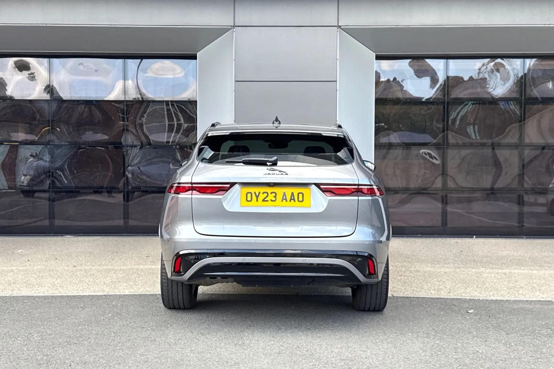 Jaguar F-PACE thumbnail image number 8
