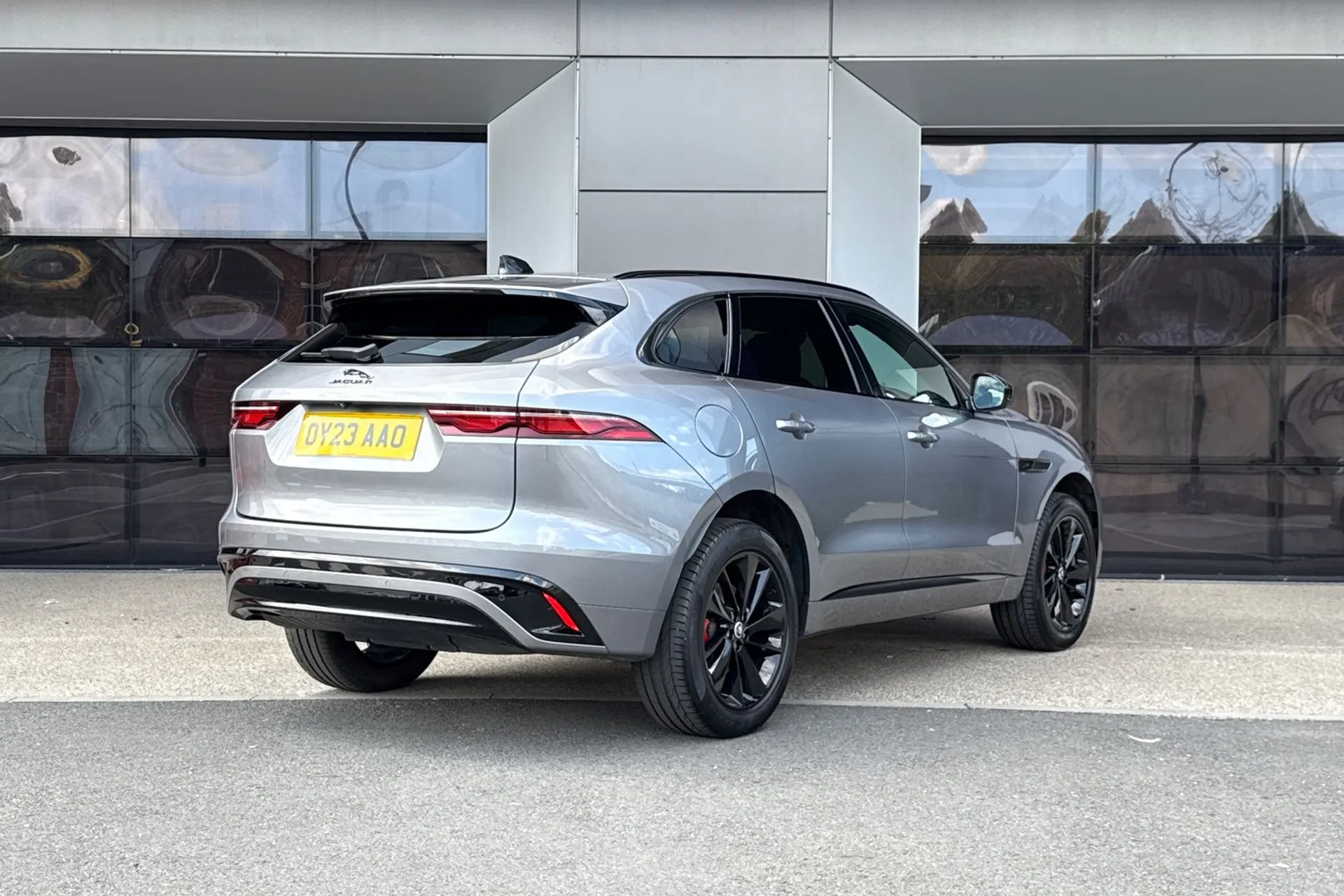 Jaguar F-PACE thumbnail image number 7