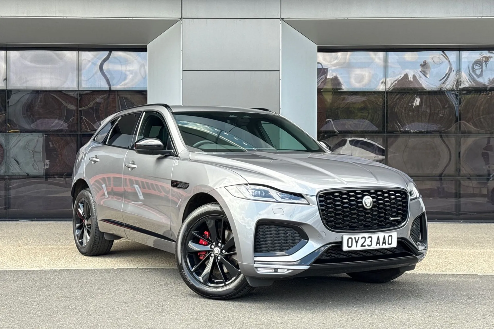 Jaguar F-PACE focused image