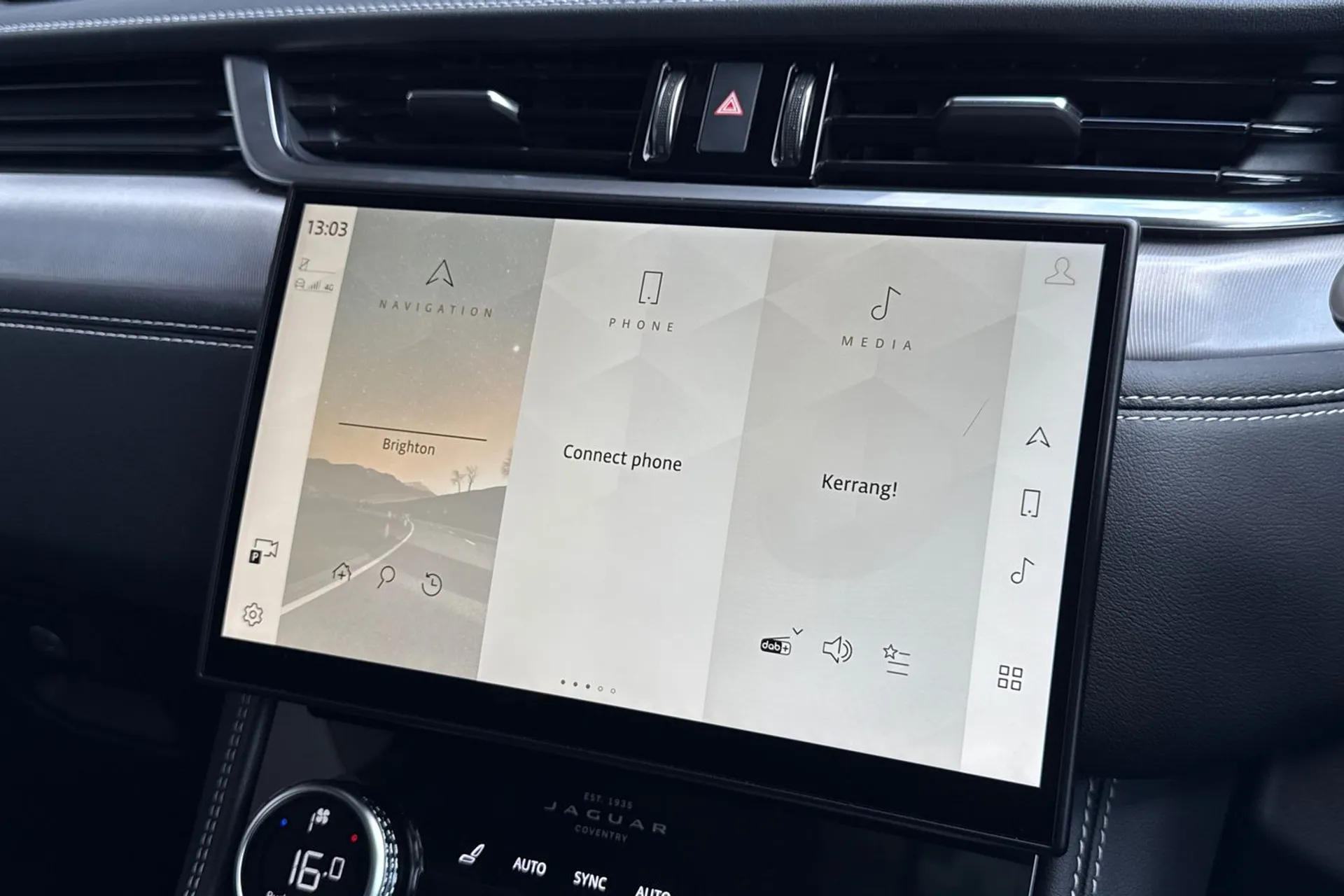 Jaguar F-PACE thumbnail image number 61