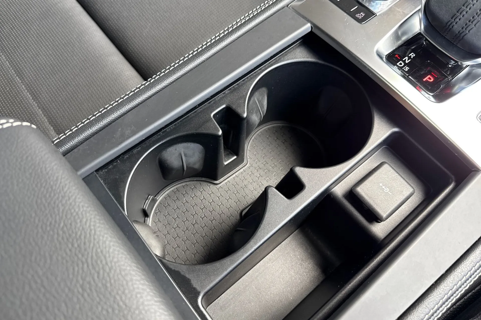 Jaguar F-PACE thumbnail image number 58