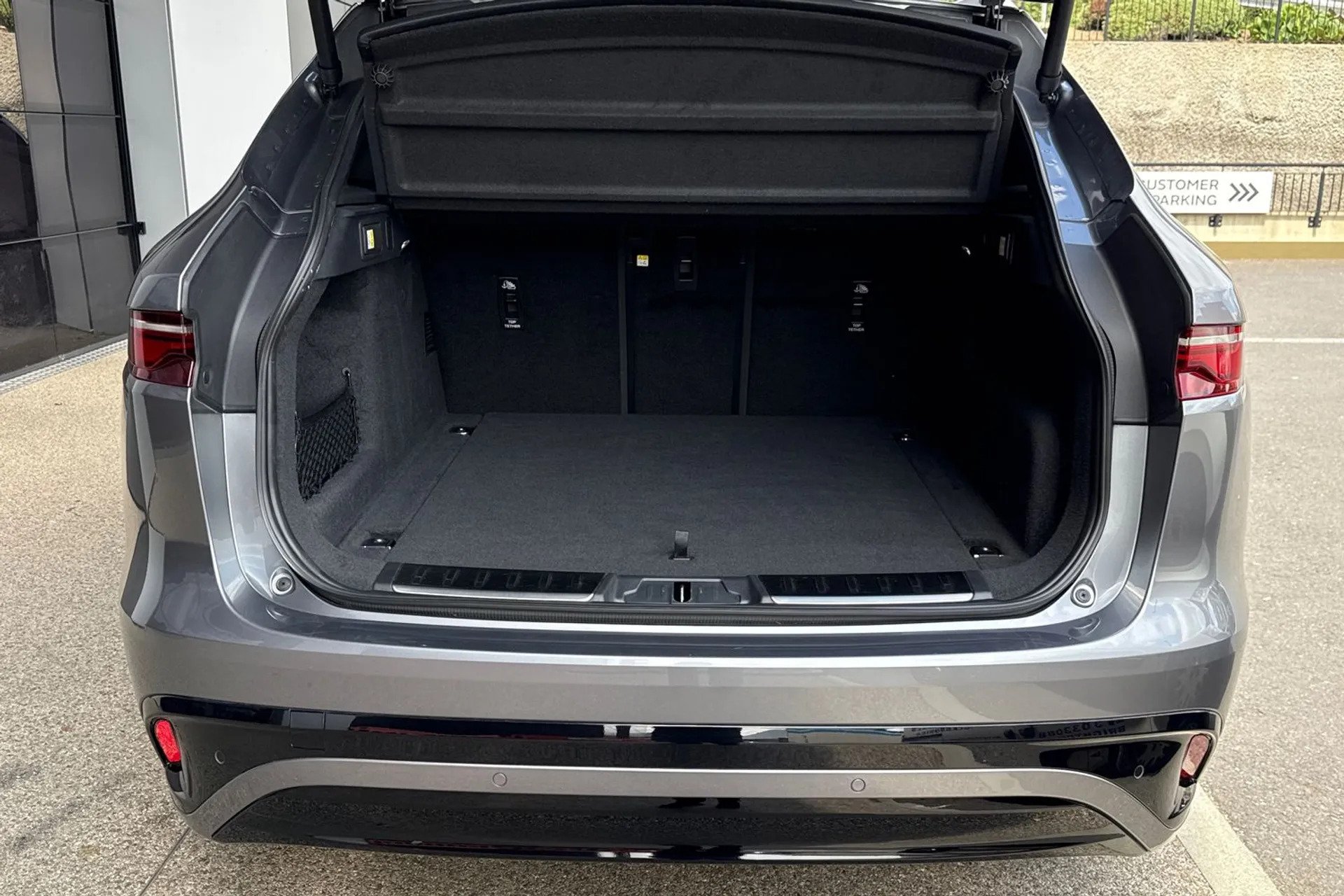 Jaguar F-PACE thumbnail image number 42