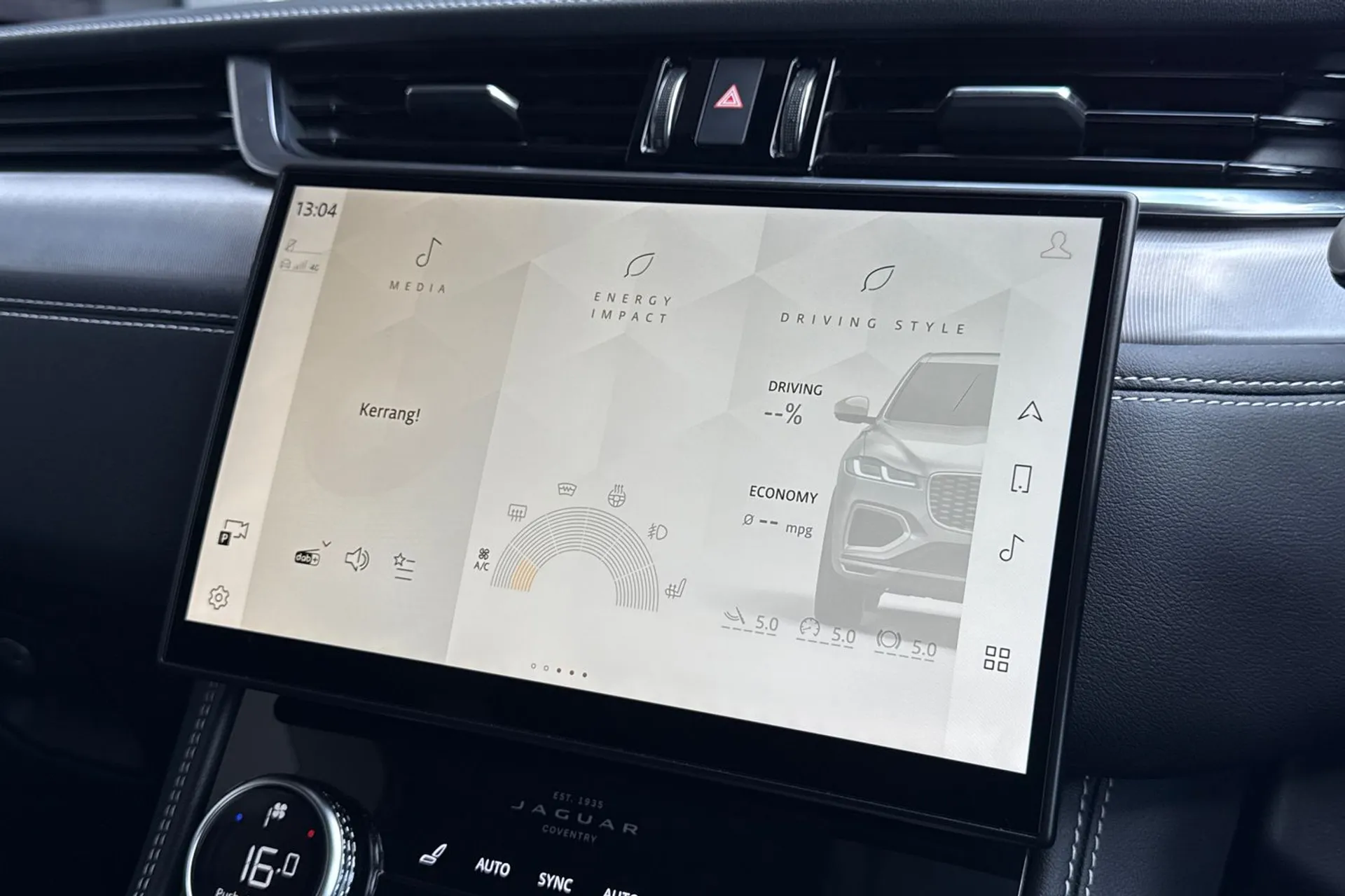Jaguar F-PACE thumbnail image number 62