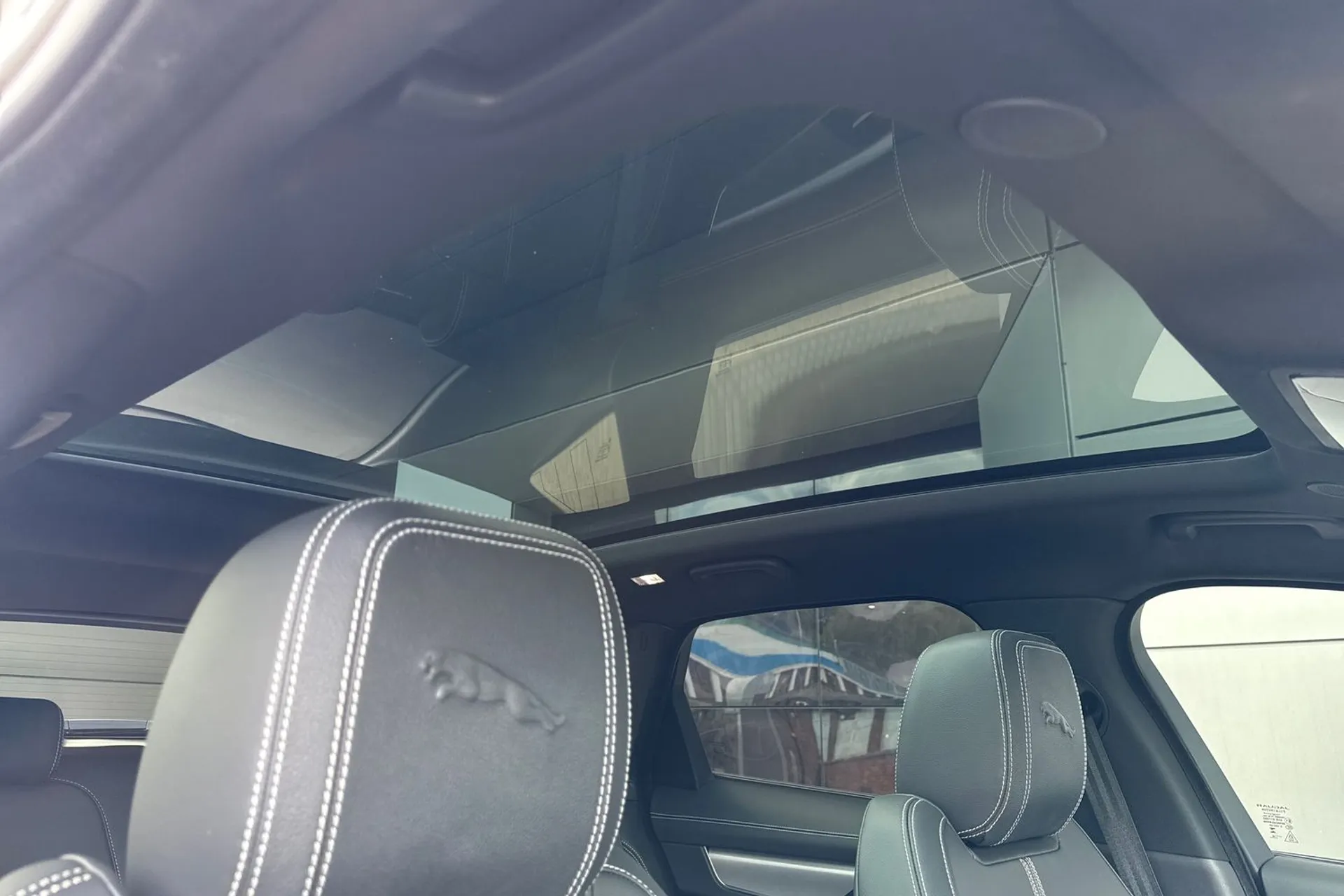Jaguar F-PACE thumbnail image number 10