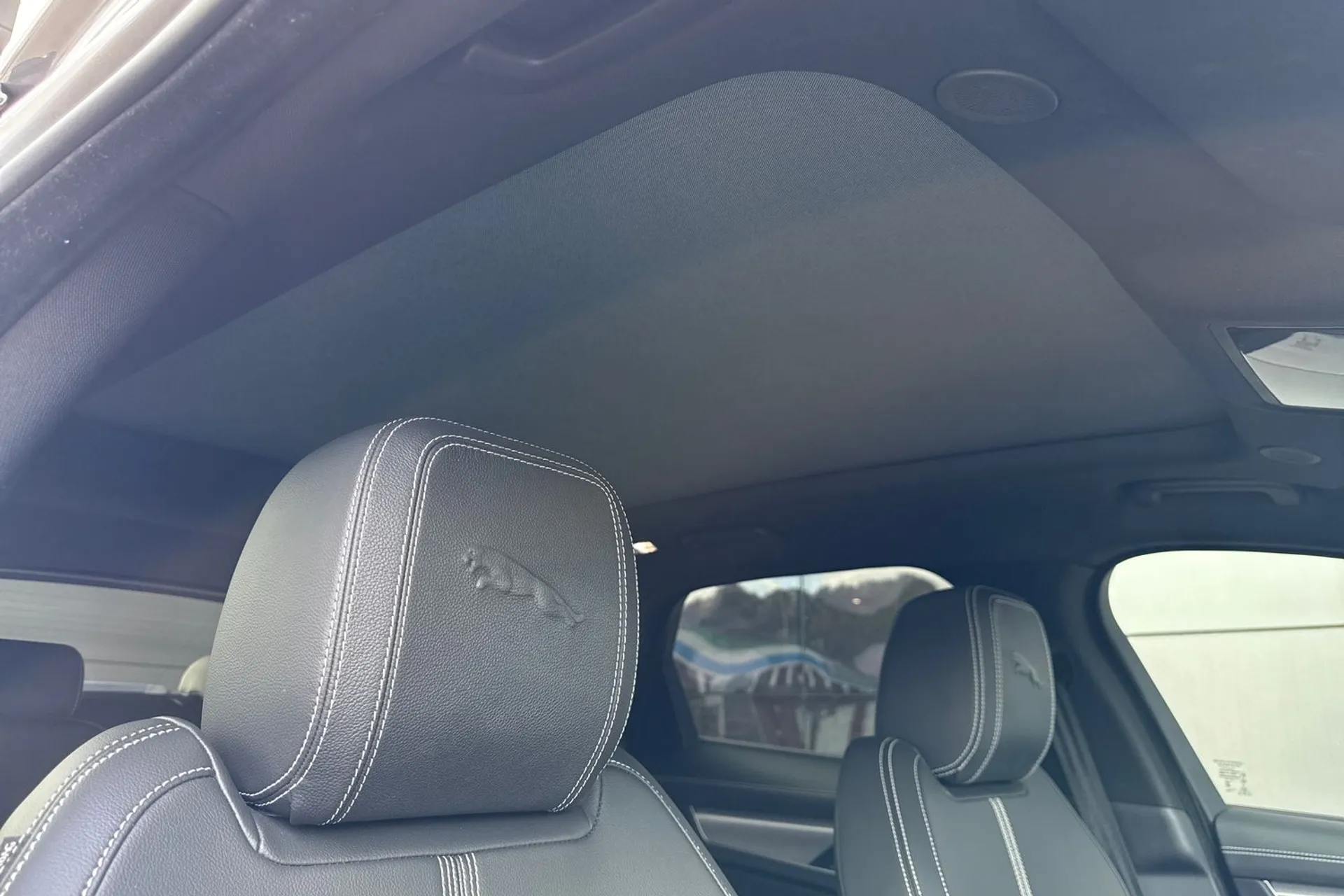 Jaguar F-PACE thumbnail image number 9