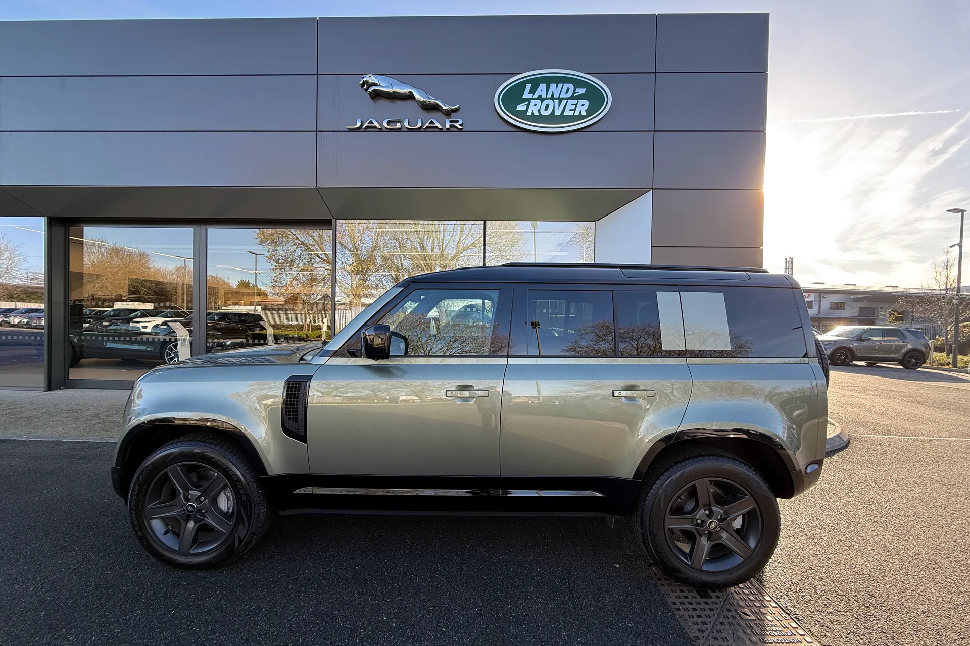 LAND ROVER DEFENDER thumbnail image number 26