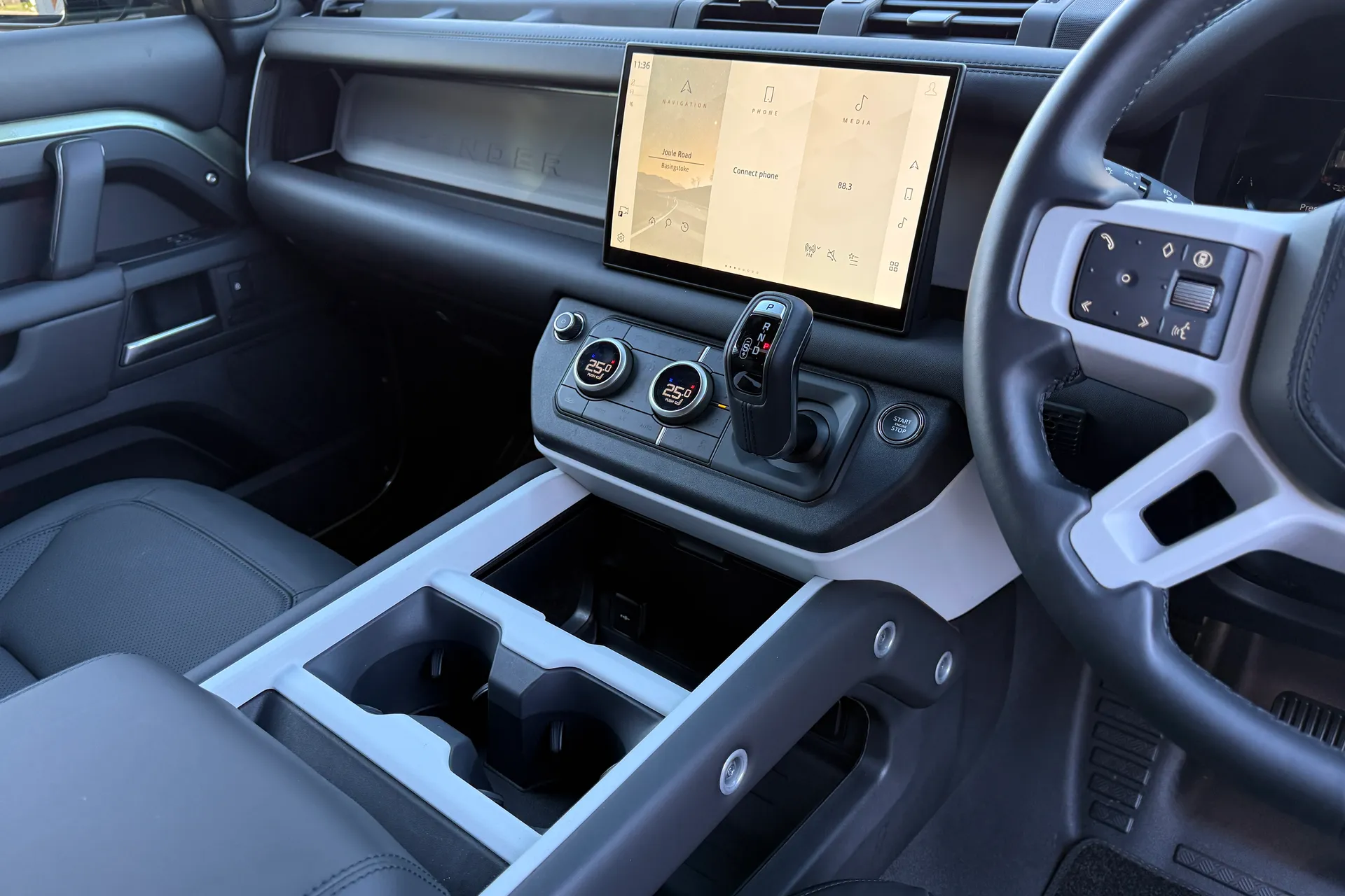 LAND ROVER DEFENDER thumbnail image number 19