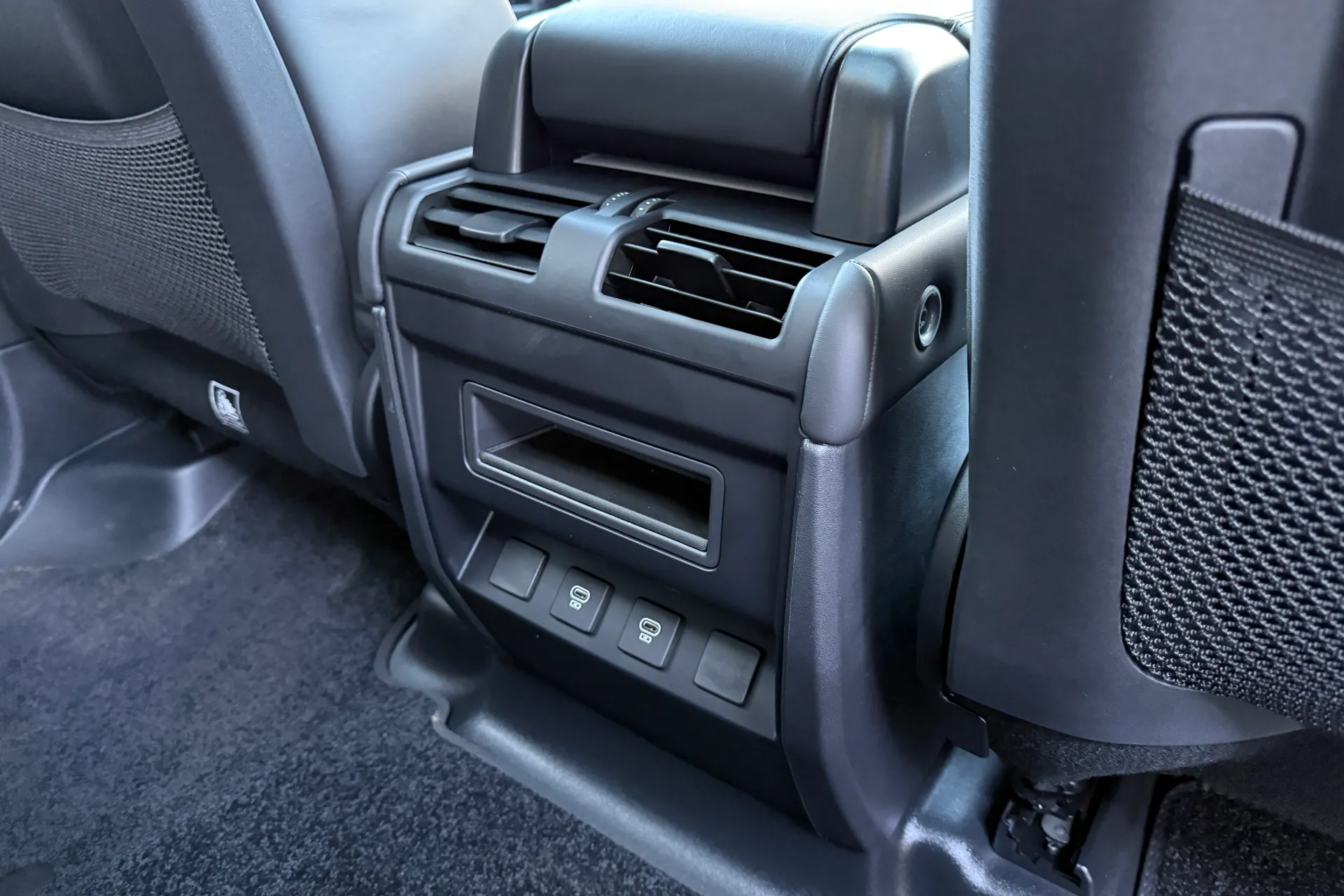 LAND ROVER DEFENDER thumbnail image number 34