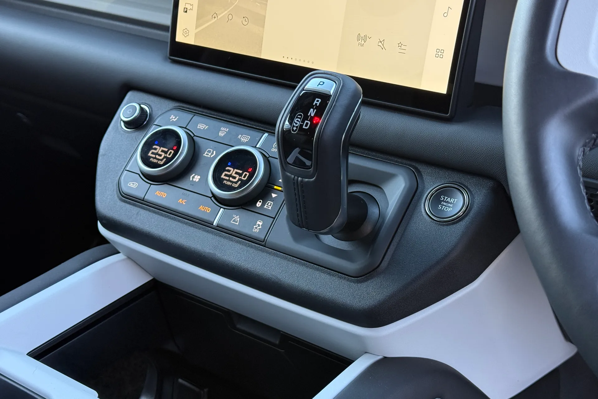 LAND ROVER DEFENDER thumbnail image number 20