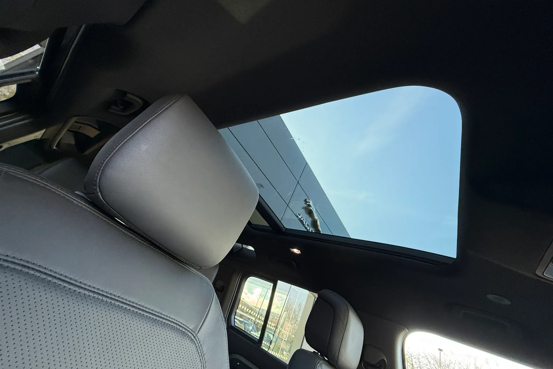 LAND ROVER DEFENDER thumbnail image number 35