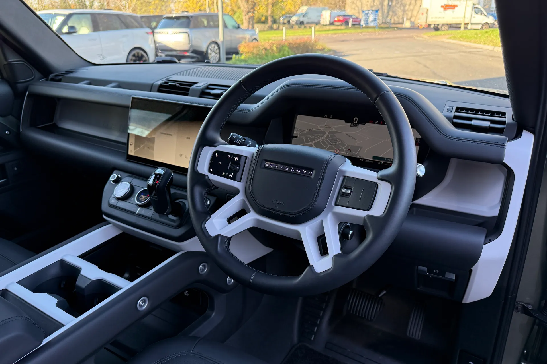 LAND ROVER DEFENDER thumbnail image number 31