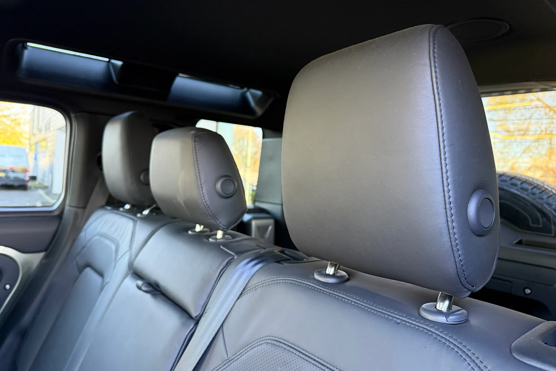 LAND ROVER DEFENDER thumbnail image number 51