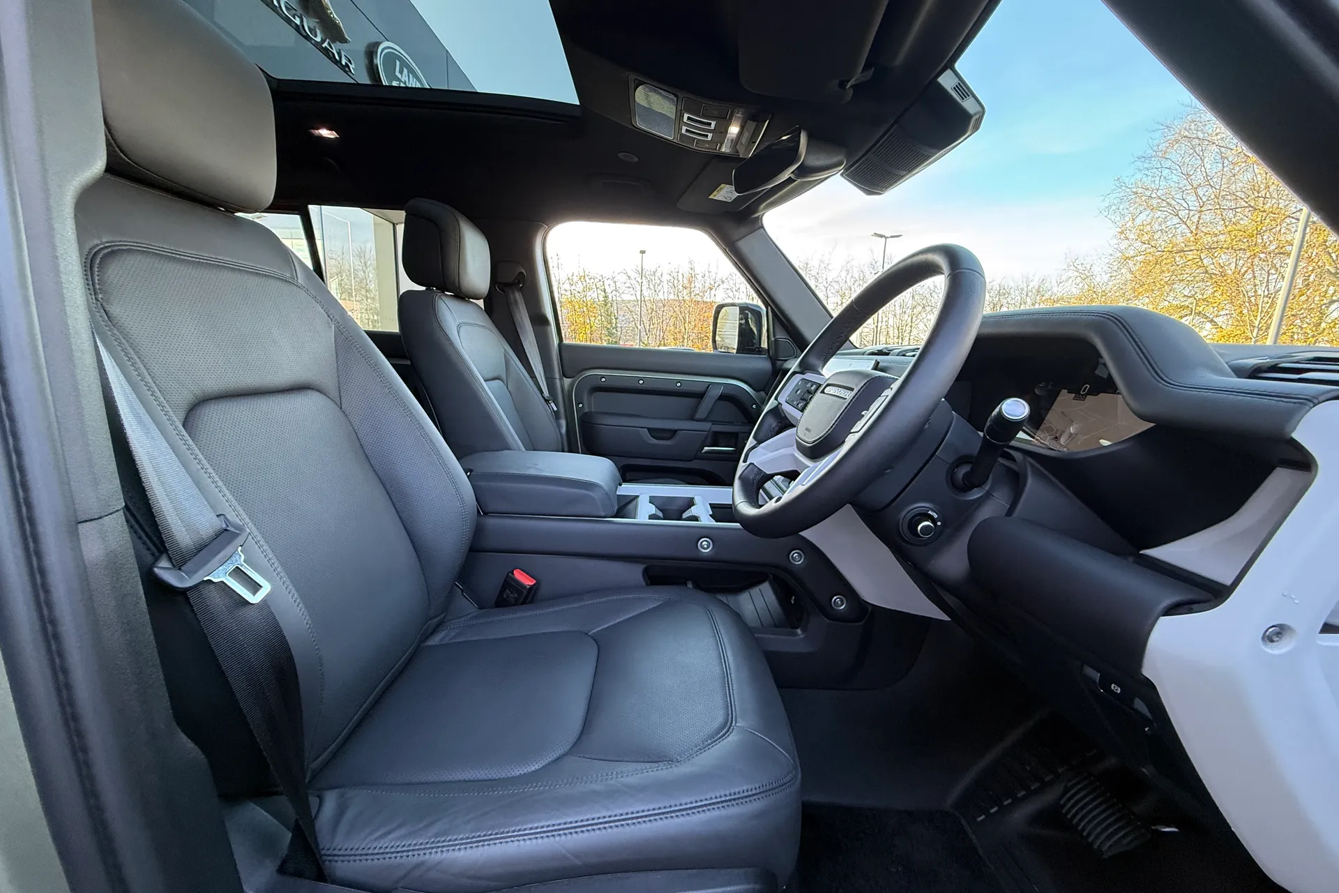 LAND ROVER DEFENDER thumbnail image number 9