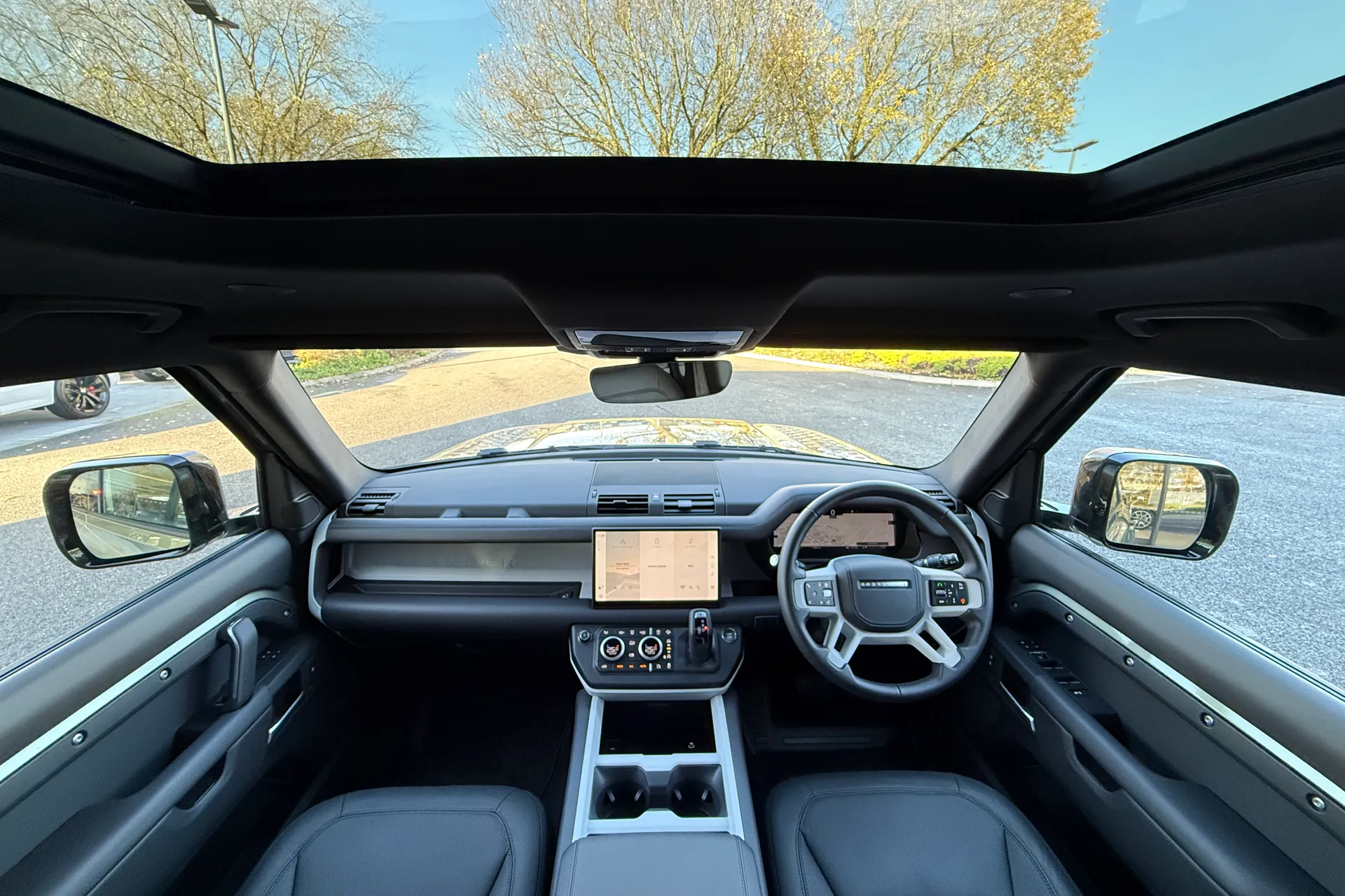 LAND ROVER DEFENDER thumbnail image number 3