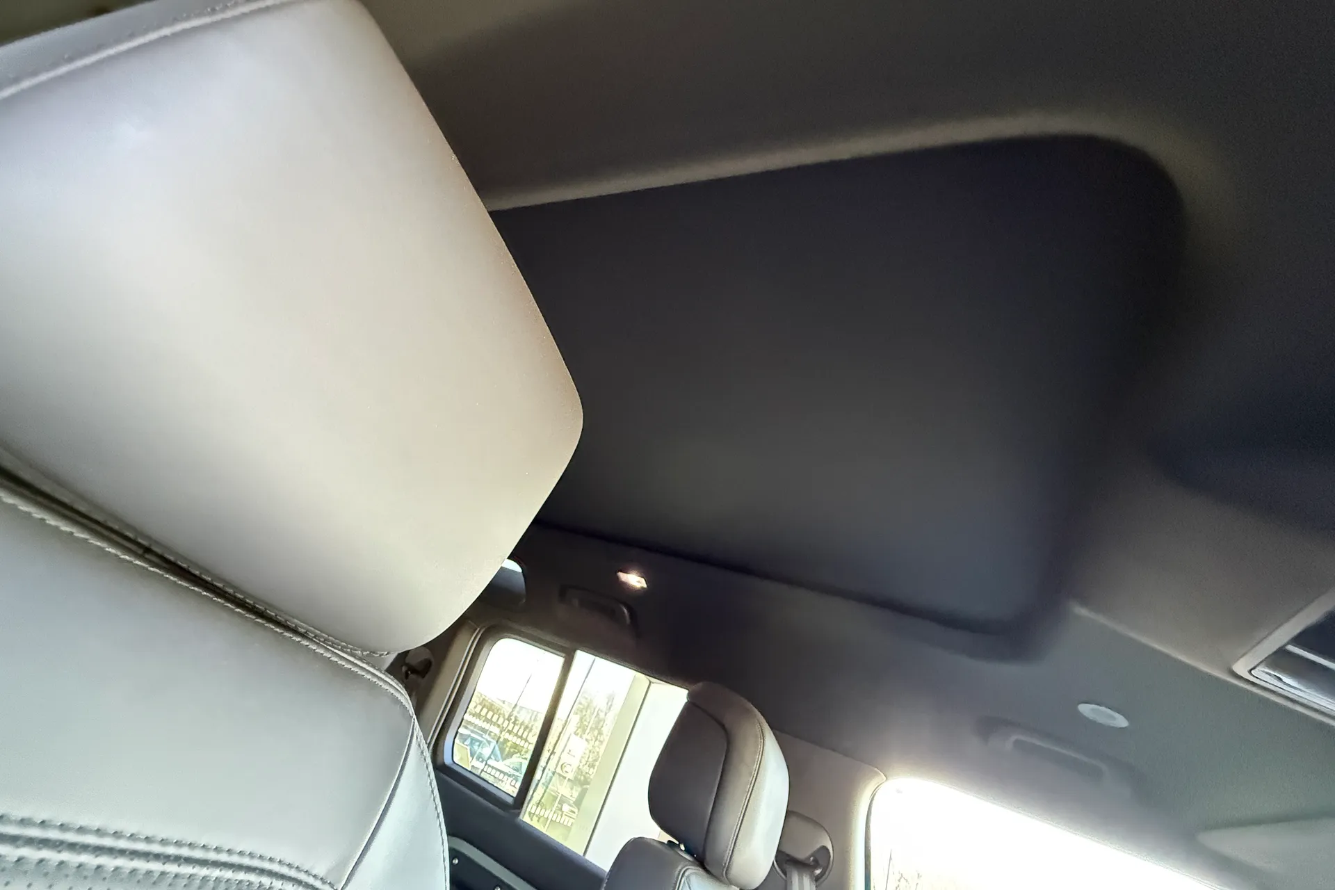 LAND ROVER DEFENDER thumbnail image number 36