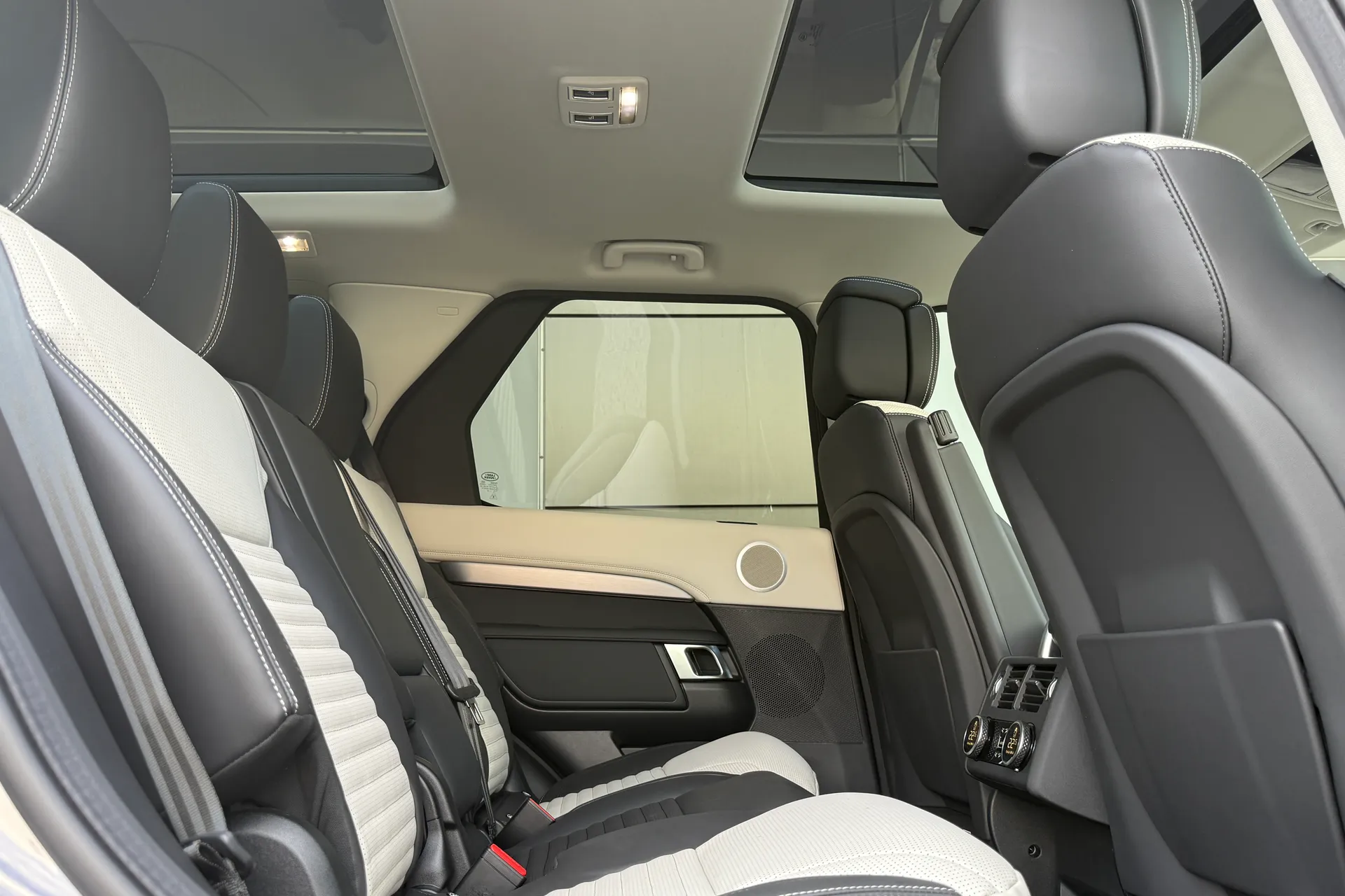 LAND ROVER DISCOVERY thumbnail image number 48