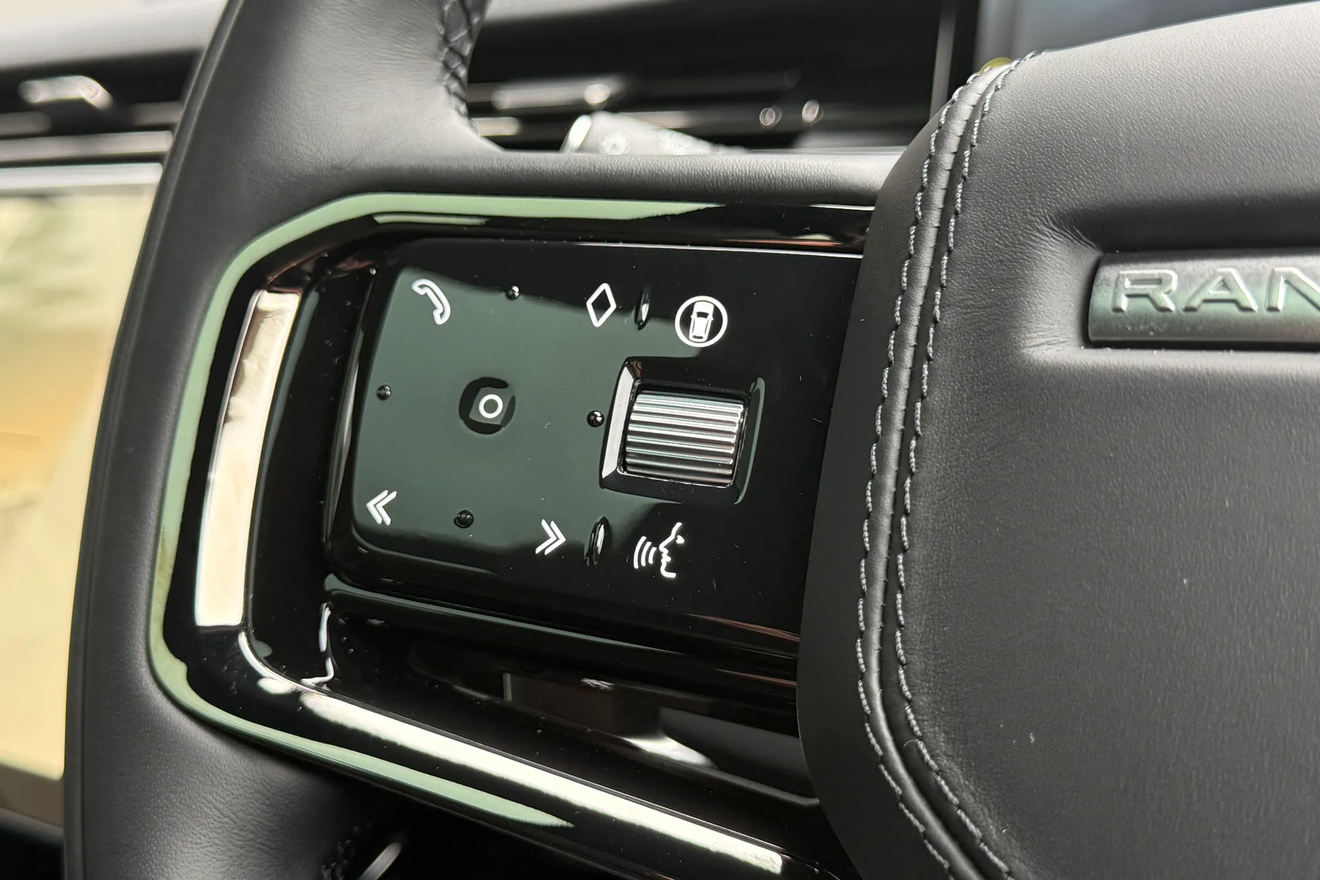 LAND ROVER RANGE ROVER SPORT thumbnail image number 32