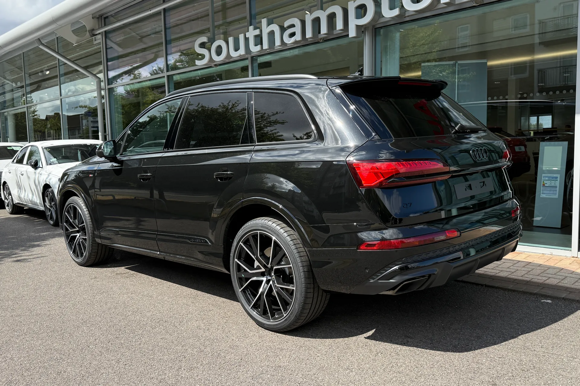 Audi Q7 thumbnail image number 3