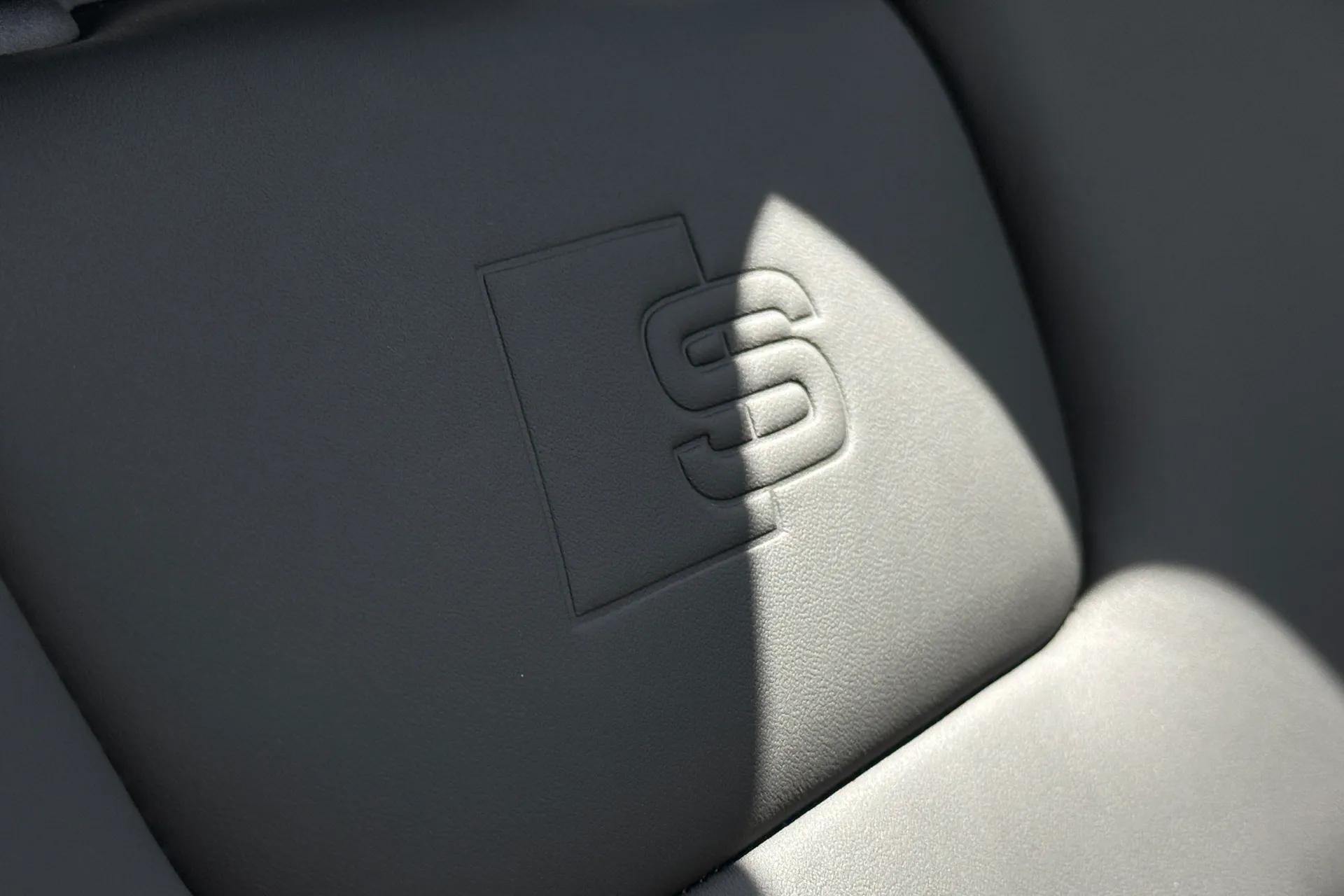 Audi Q7 thumbnail image number 17