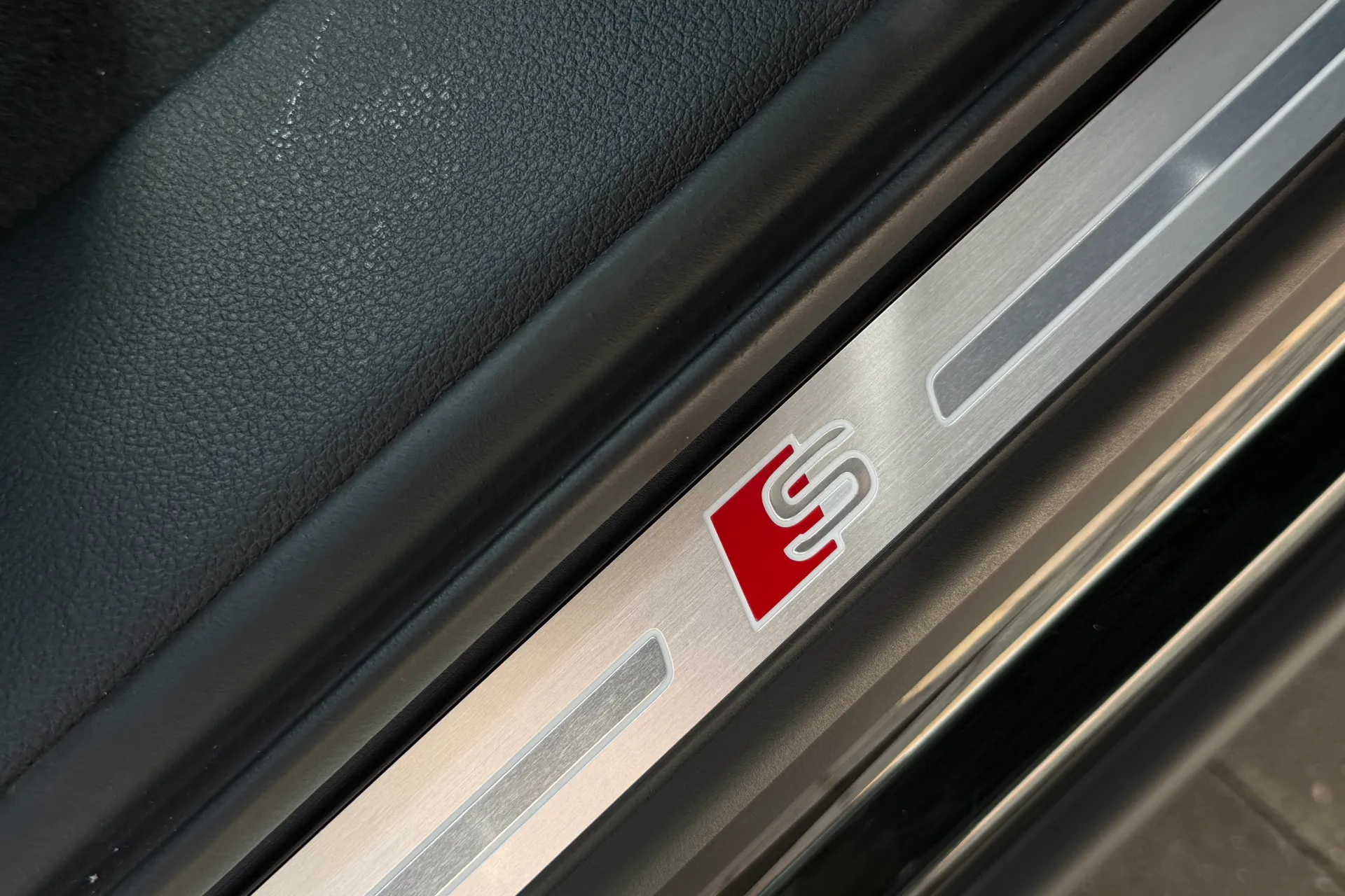 Audi Q7 thumbnail image number 22