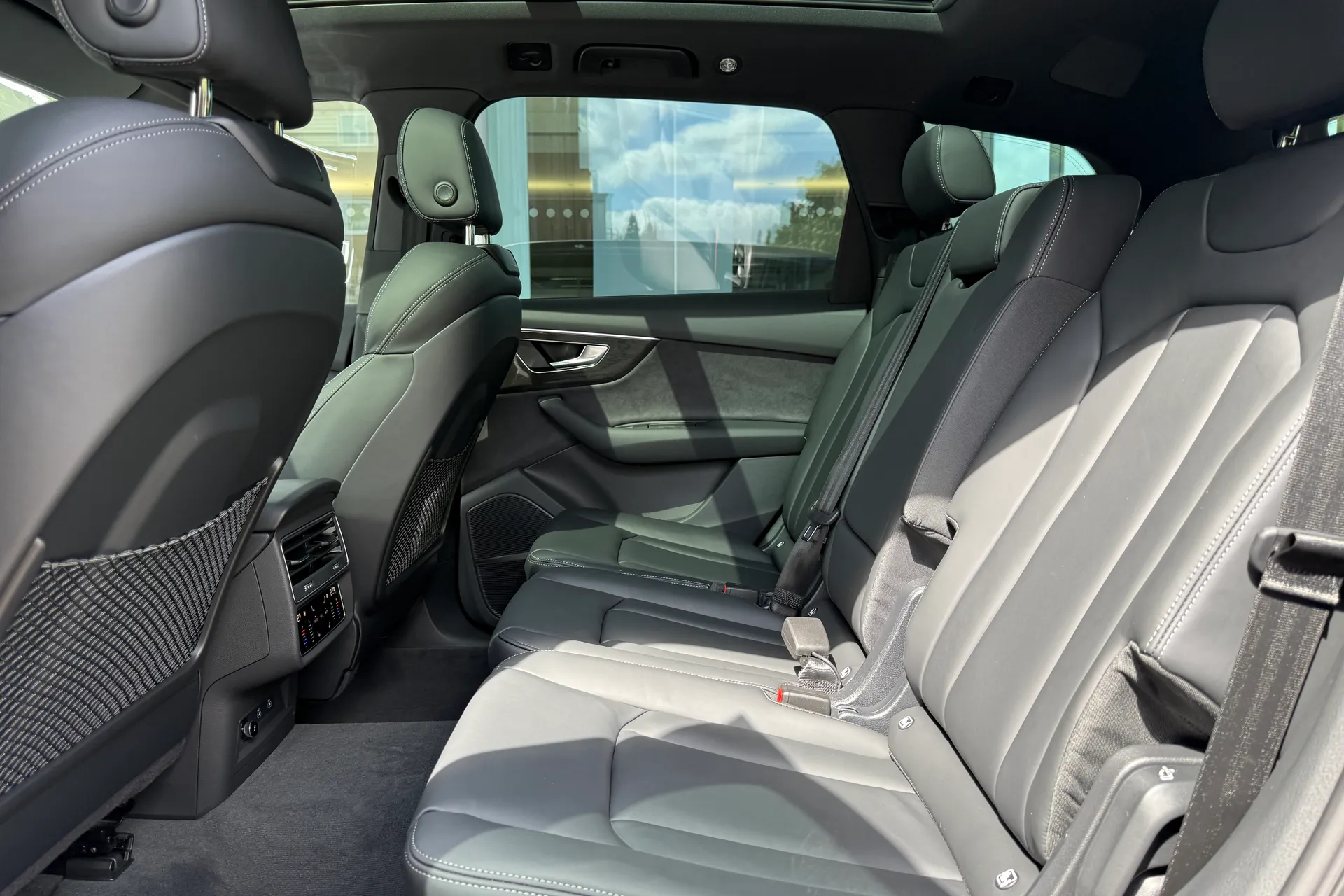 Audi Q7 thumbnail image number 46