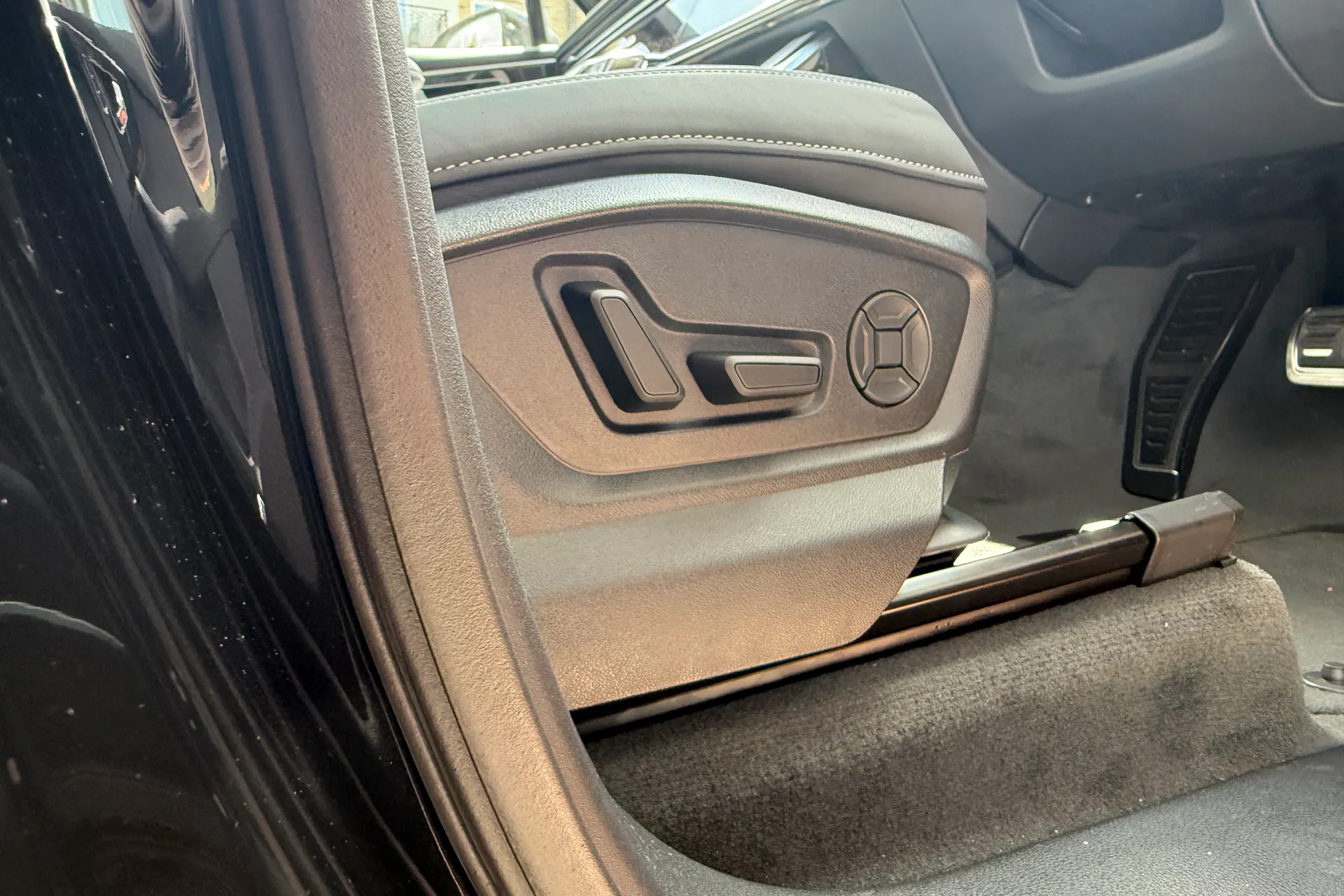 Audi Q7 thumbnail image number 21