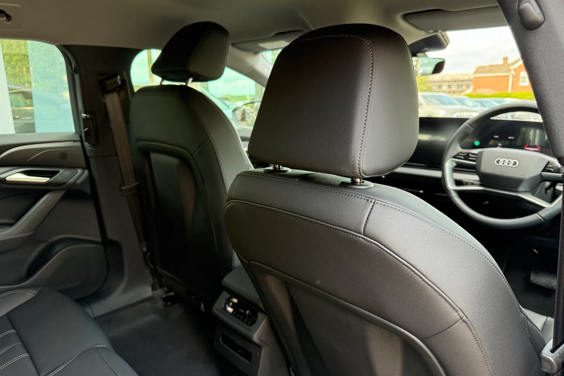 Audi A6 e-tron Avant thumbnail image number 16