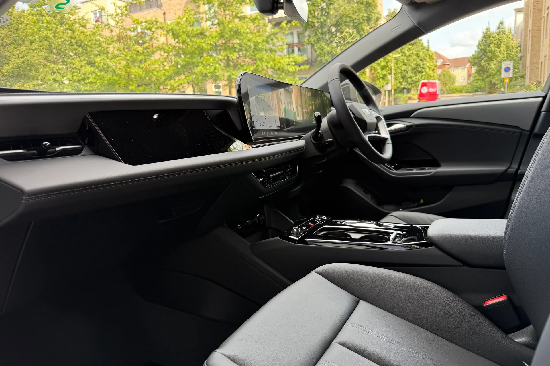 Audi A6 e-tron Avant thumbnail image number 3